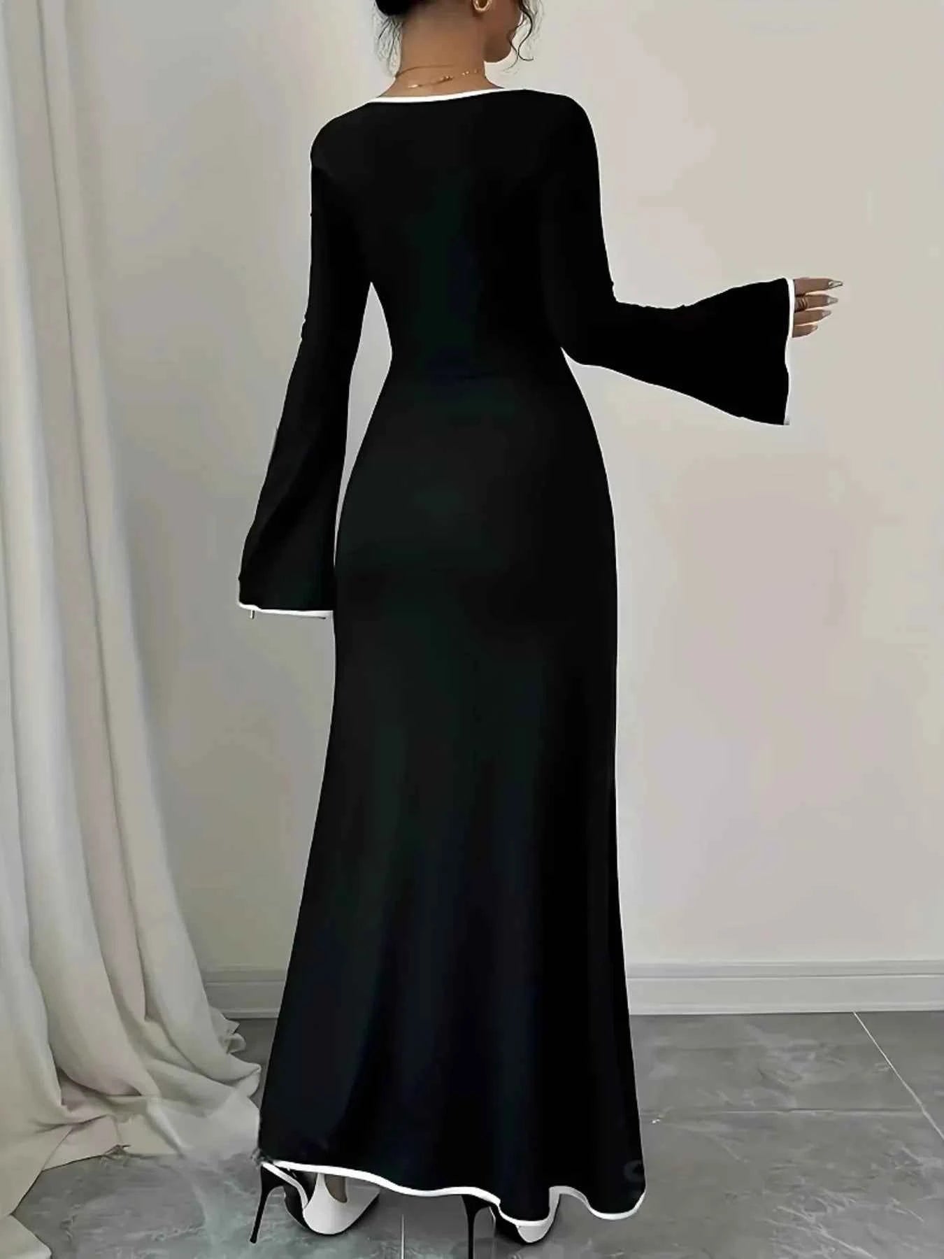 Plus Size Contrast Trim Square Neck Long Sleeve Maxi Dress.