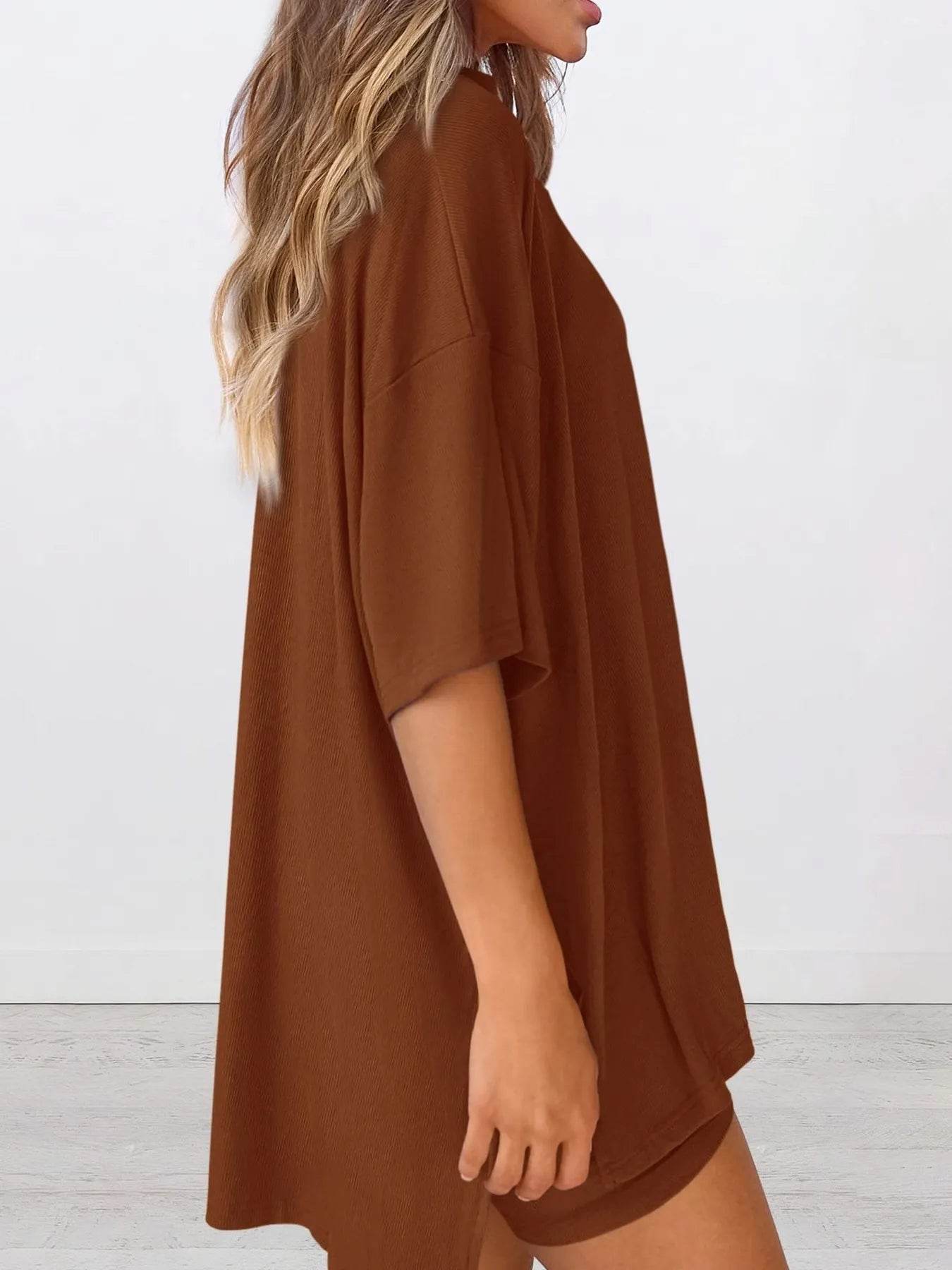 Plus Size Round Neck Set: Oversized Top and Shorts Set for Ultimate Comfort - EBYNN