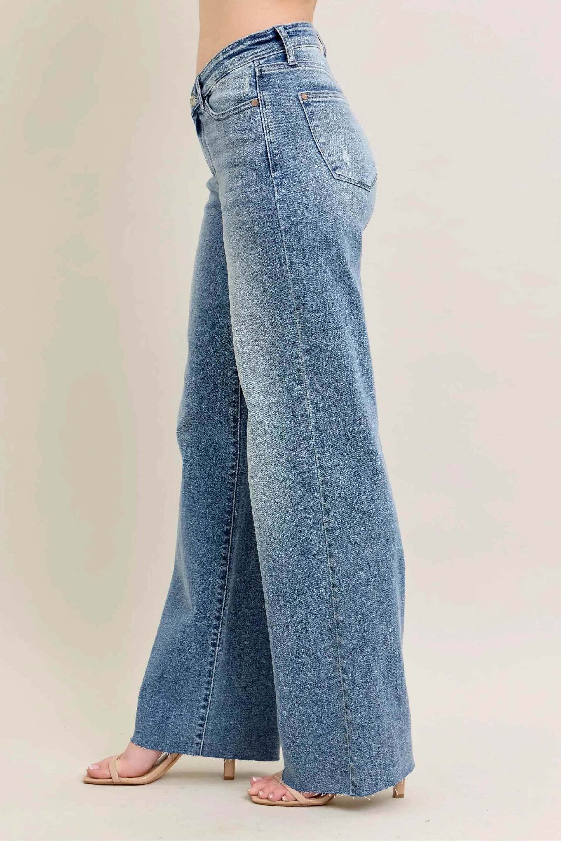 Judy Blue Plus Size V-Front Baggy Jeans.