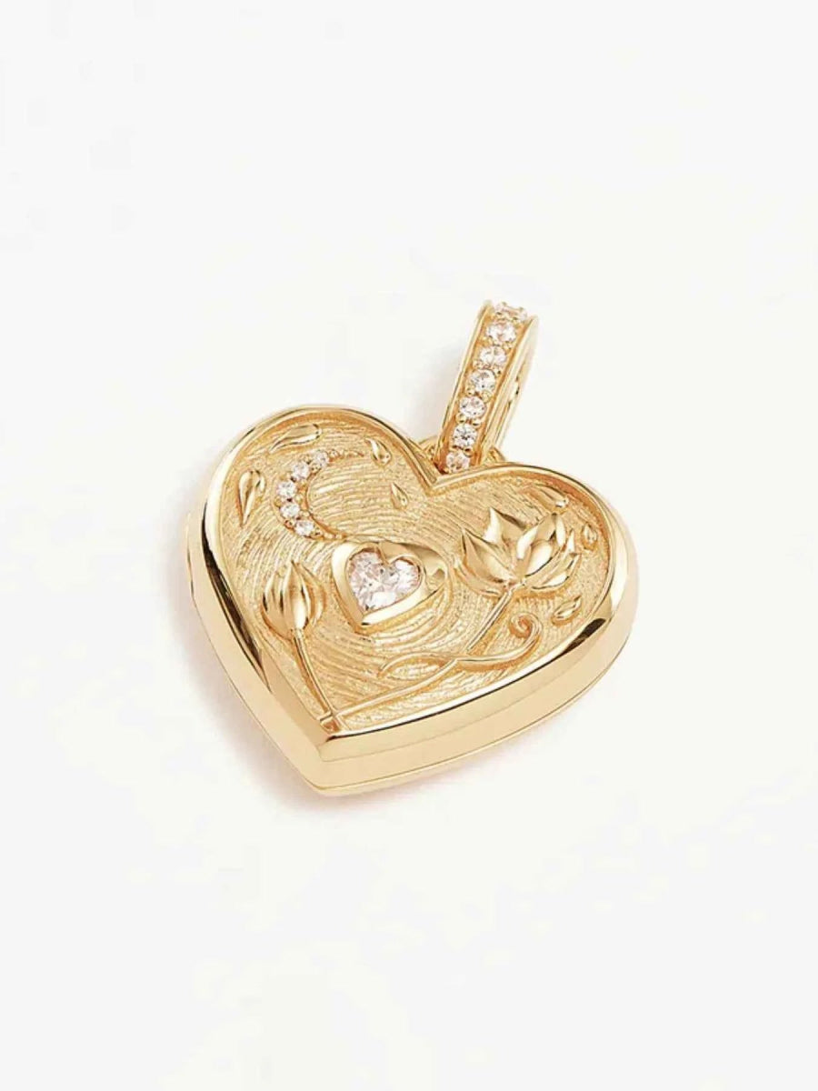 18K Gold-Plated Heart Locket Pendant Necklace.