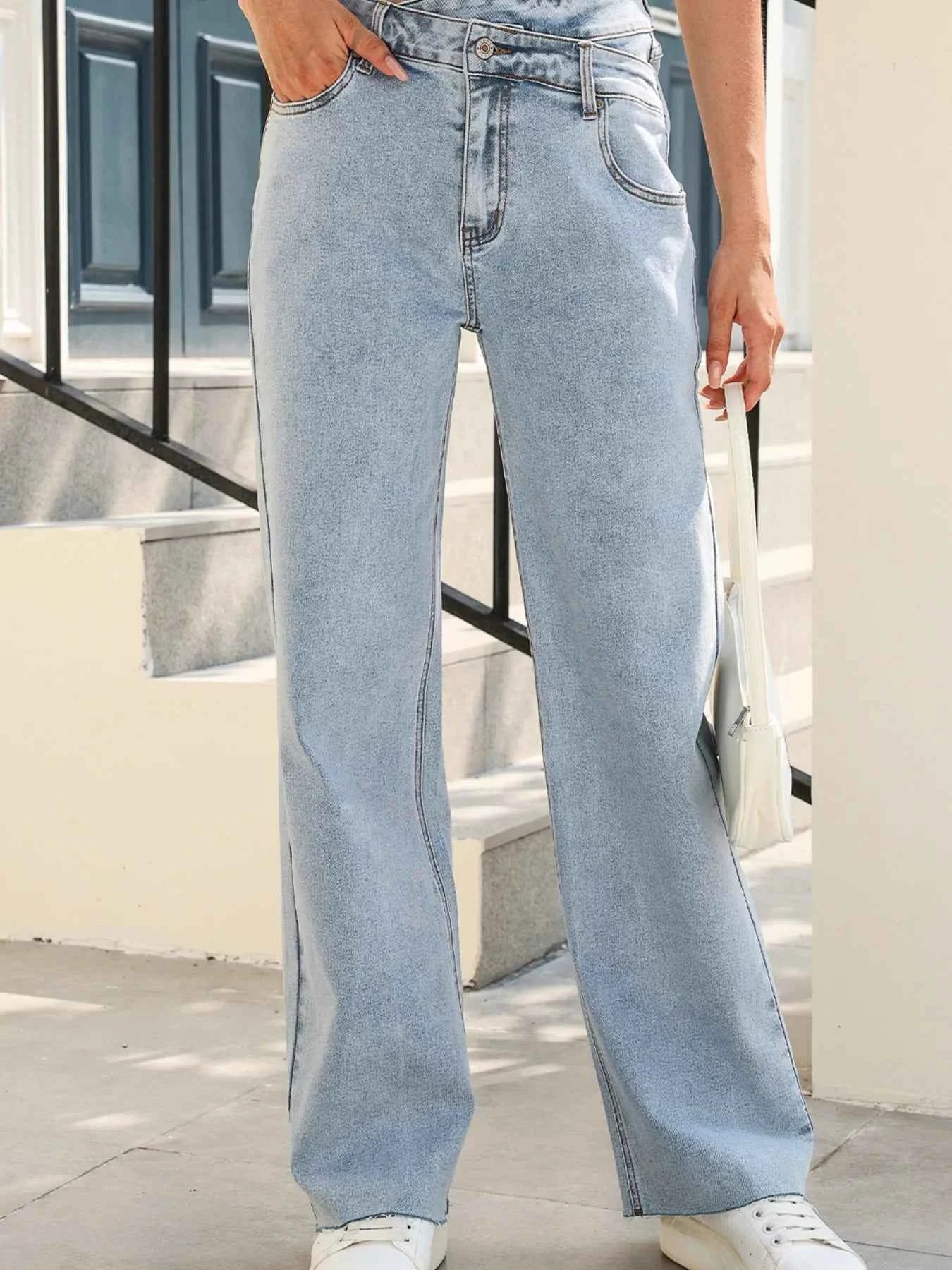 Stylish Wide Leg Jeans for Modern Comfort.