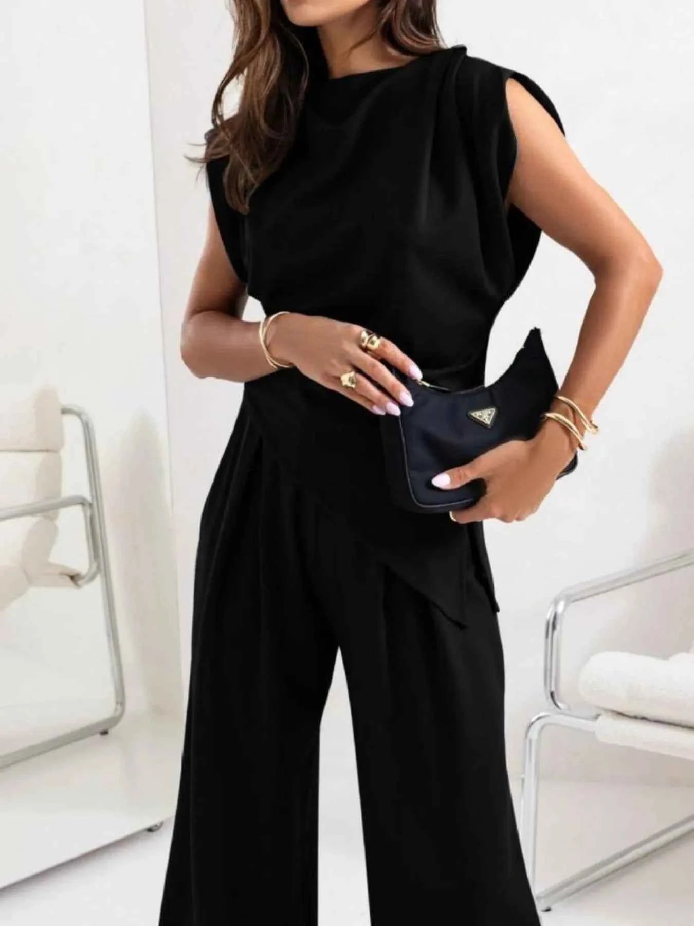 Ruched Sleeveless Top and Pants Set.