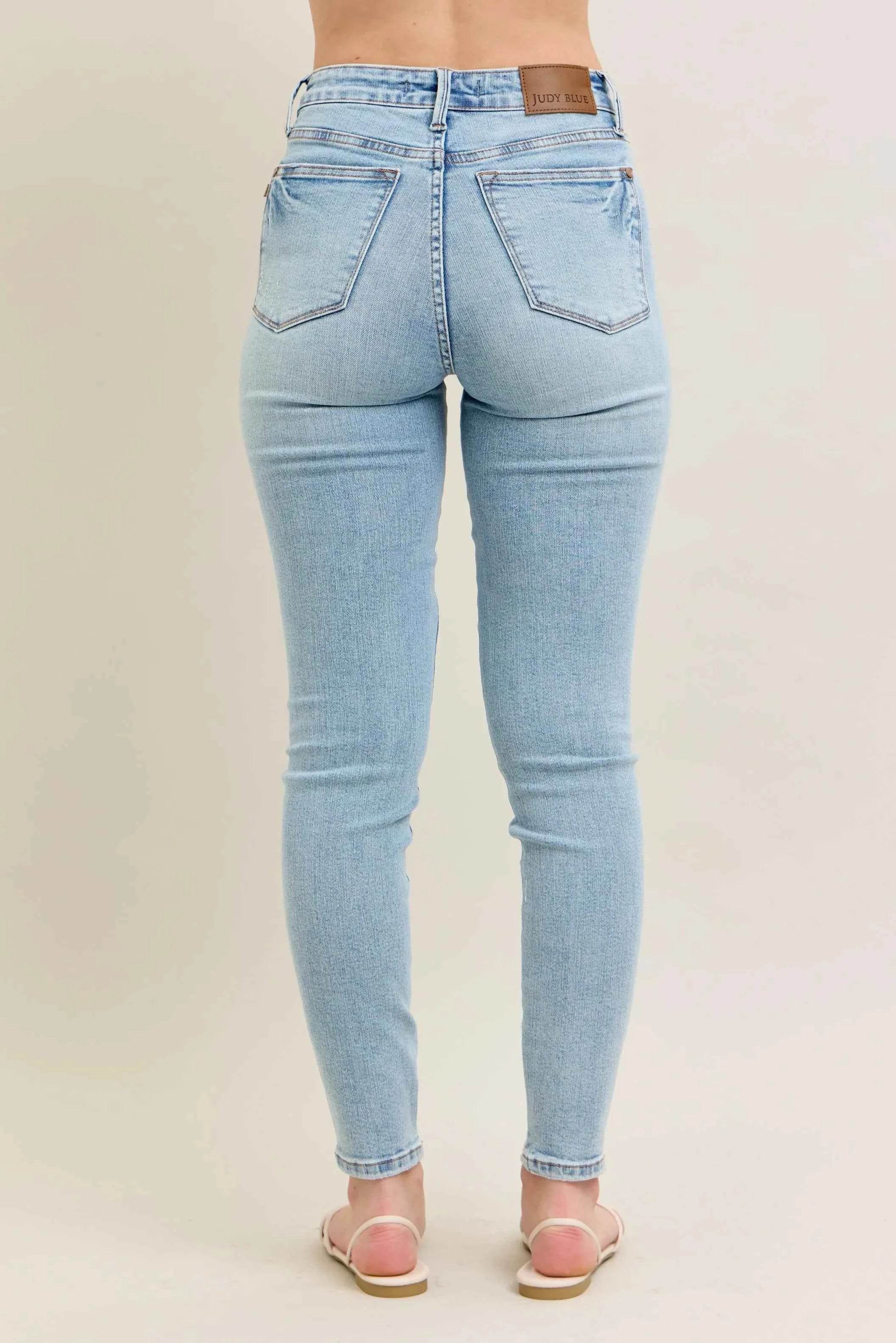 Judy Blue Plus Size Mr Tummy Control Vintage Wash Skinny Jeans.