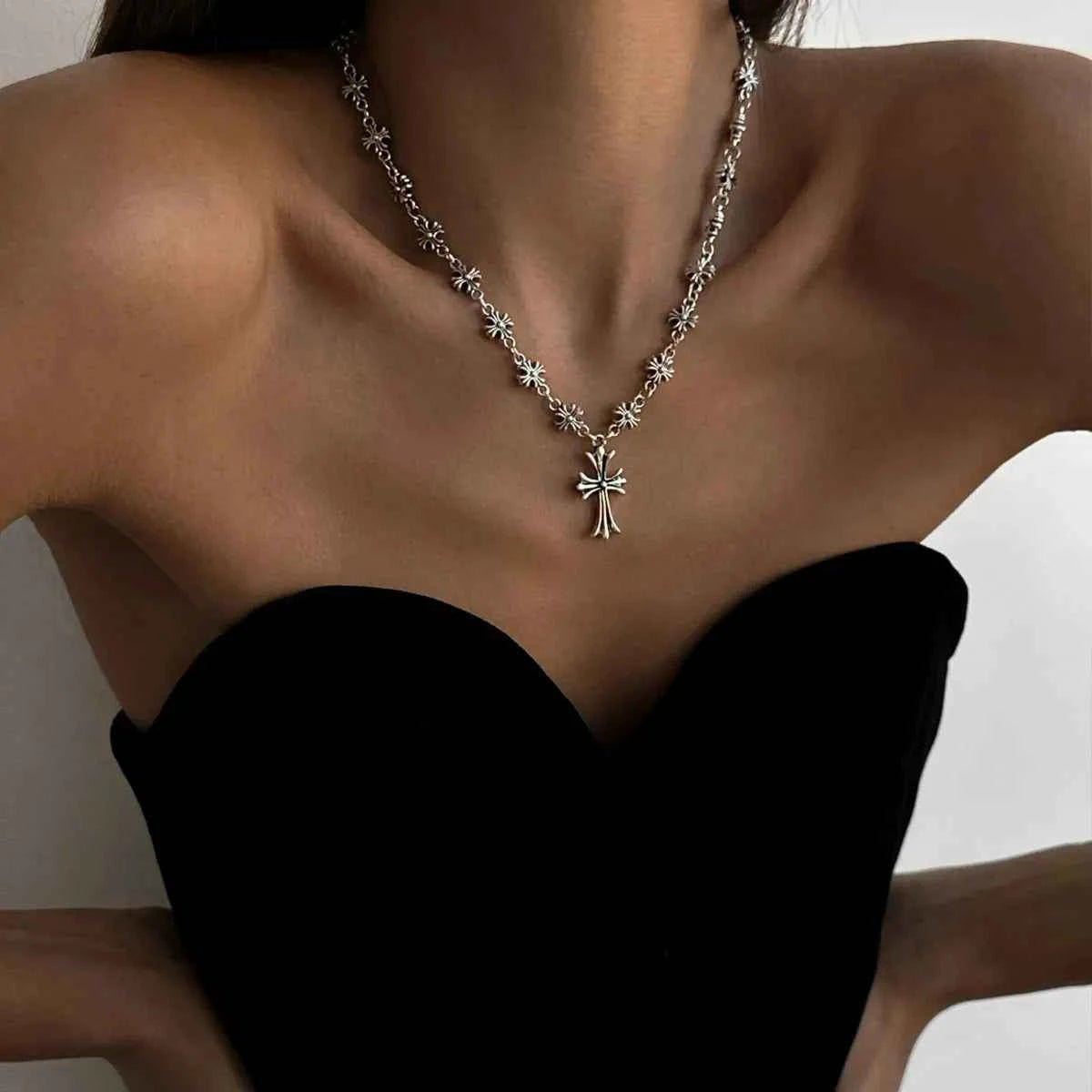 Cross Pendant Alloy Necklace.