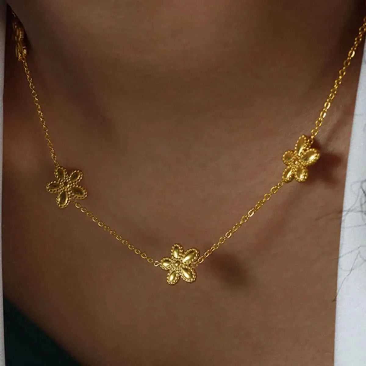 18K Gold-Plated Flower Necklace and Bracelet Set.