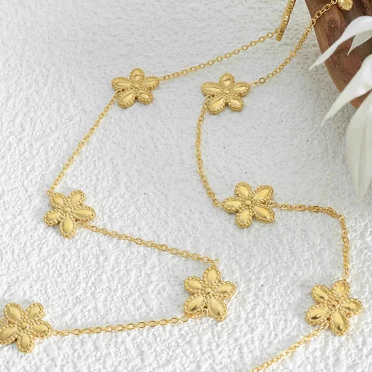 18K Gold-Plated Flower Necklace and Bracelet Set.