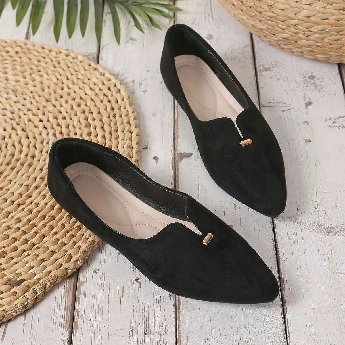 Pointed Toe Flats Slip-Ons for Women.