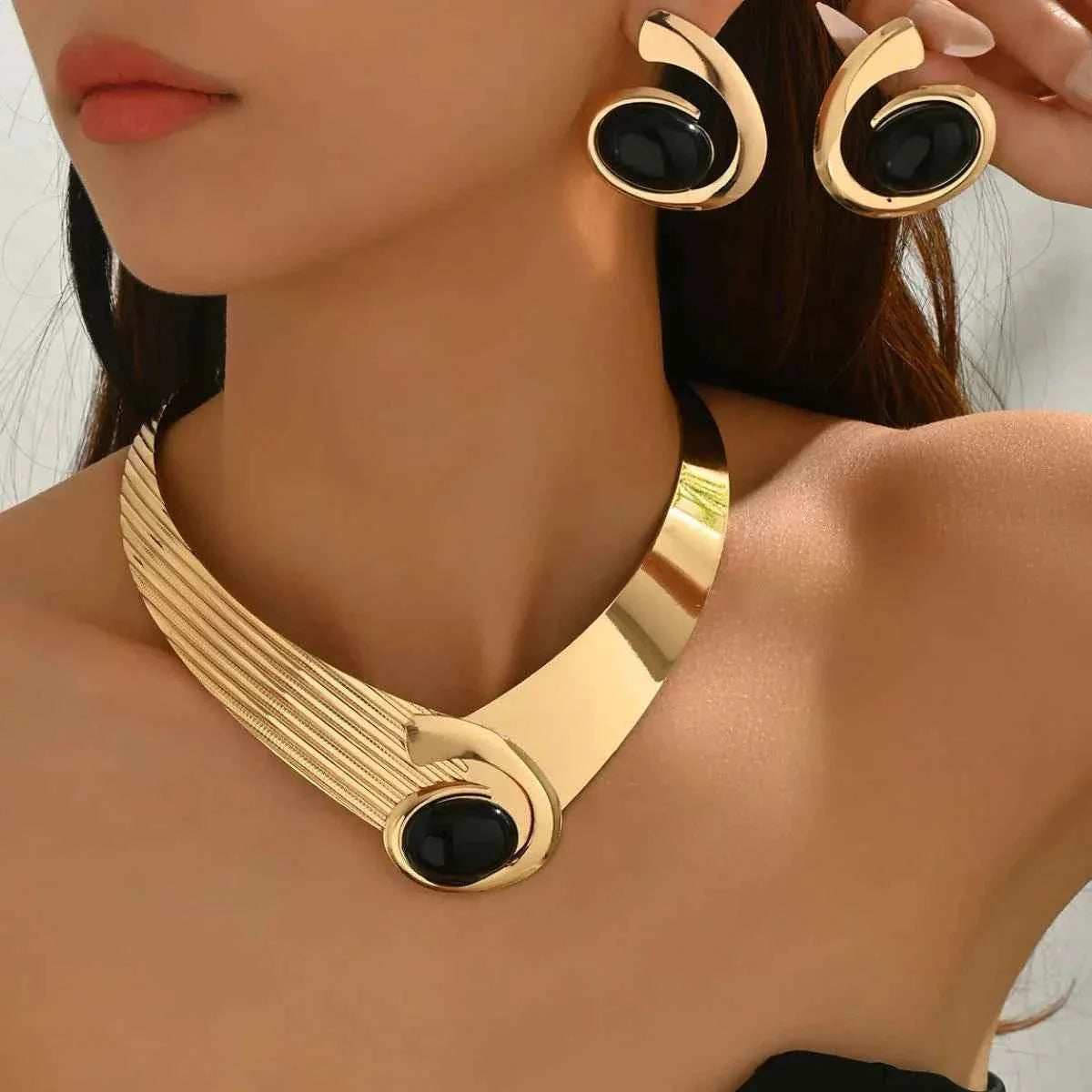 18K Gold-Plated Necklace and Earrings Jewelry Set.