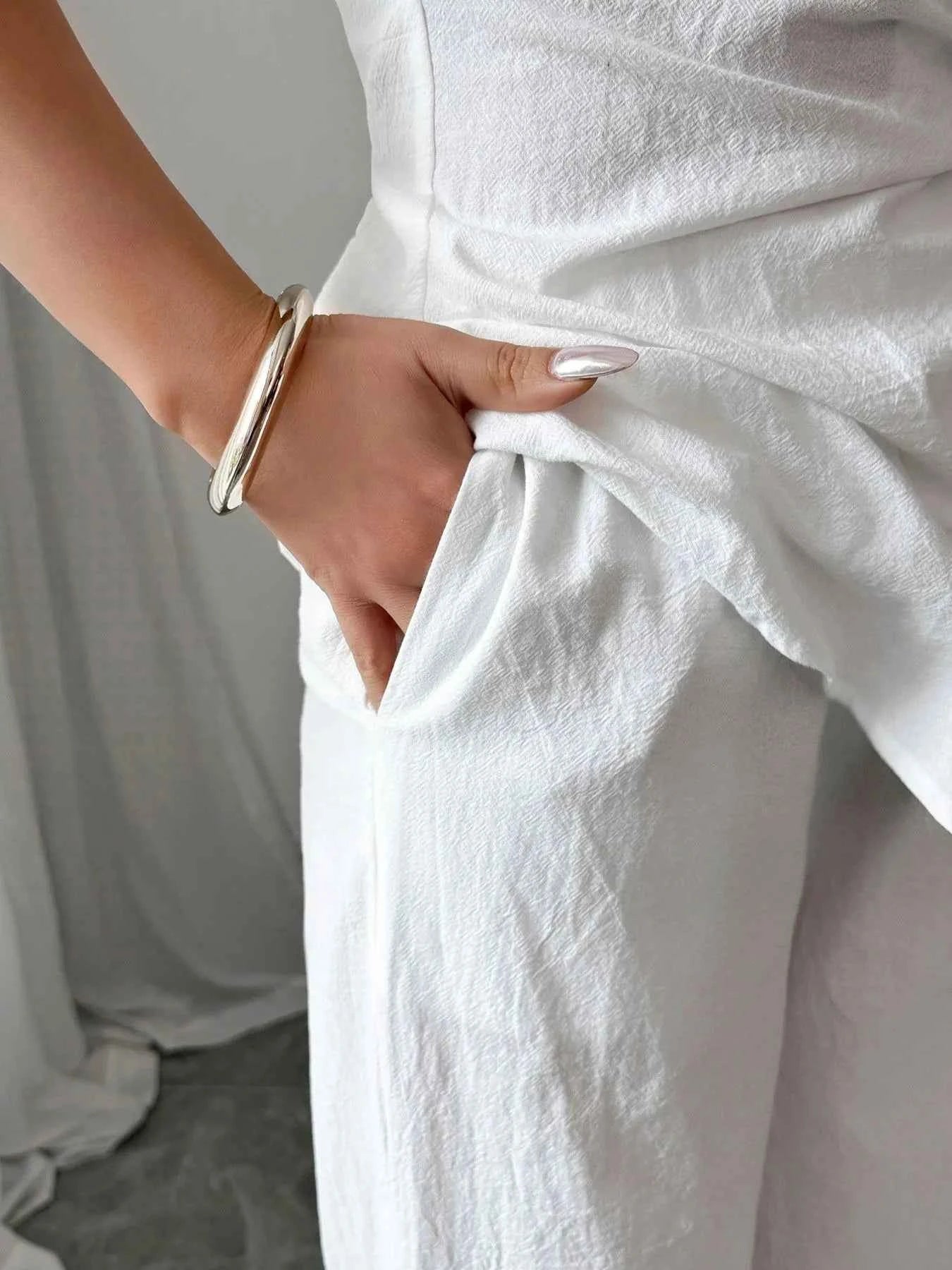 Collared Neck Cap Sleeve Two-Piece Top and Pants Set.