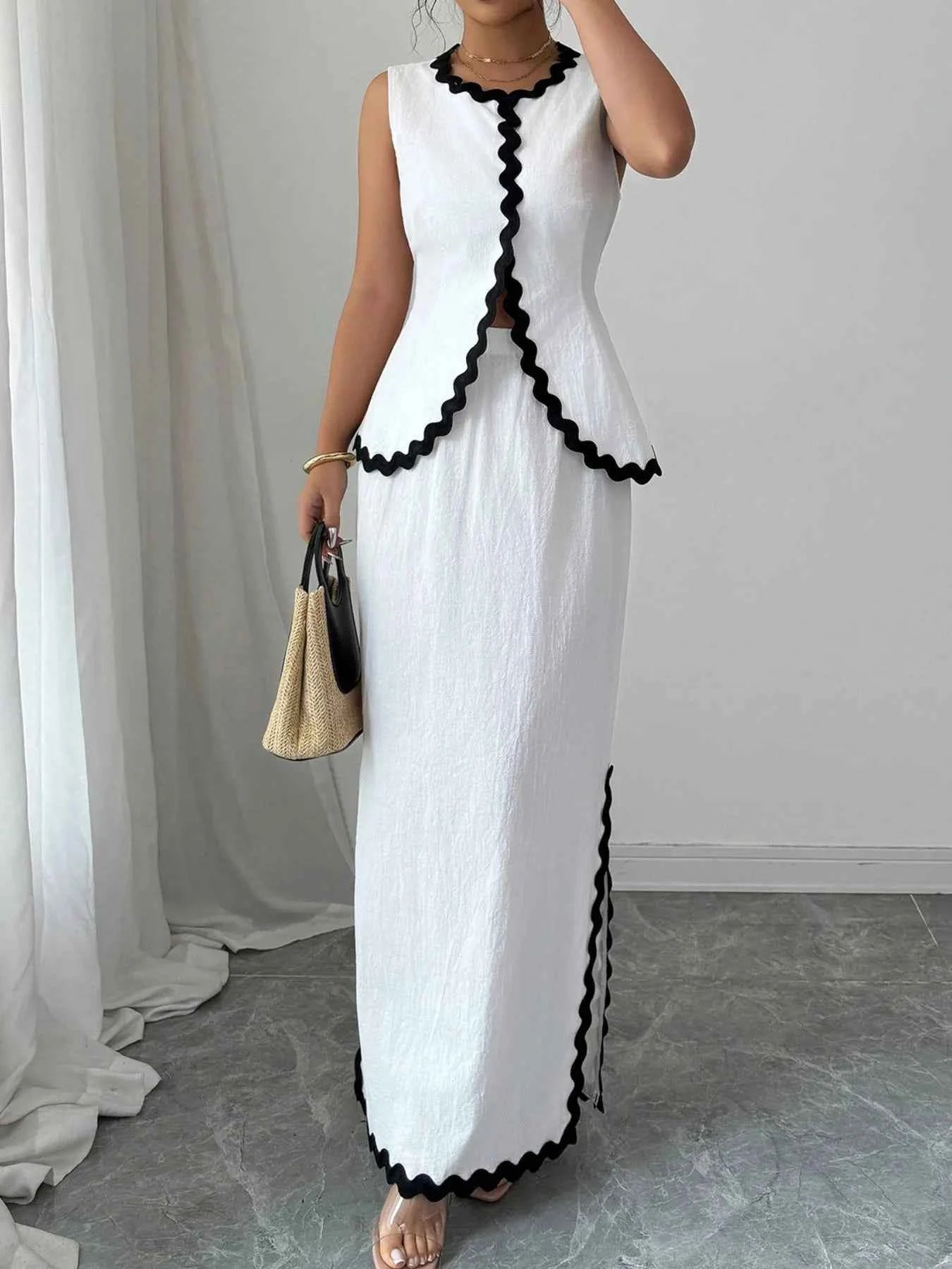 Contrast Scalloped Trim Sleeveless Top & Skirt Set.