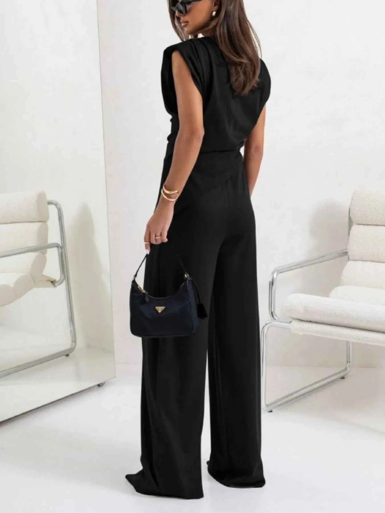 Ruched Sleeveless Top and Pants Set.