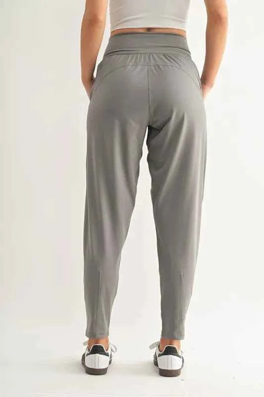 MONO B Flowbarrel High Waist Active Pants.