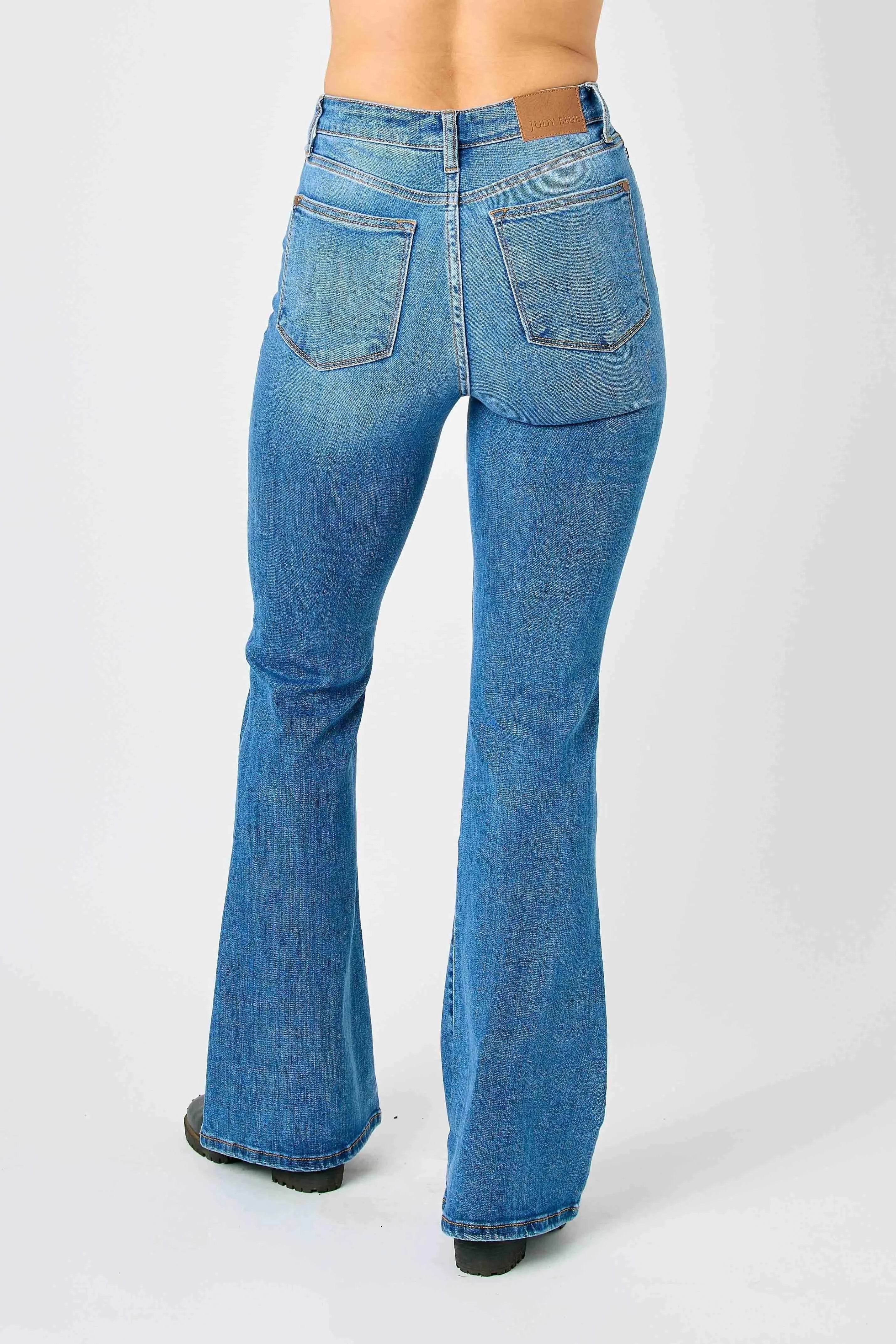 Judy Blue Plus Size High-Waisted Classic Flare Jeans.