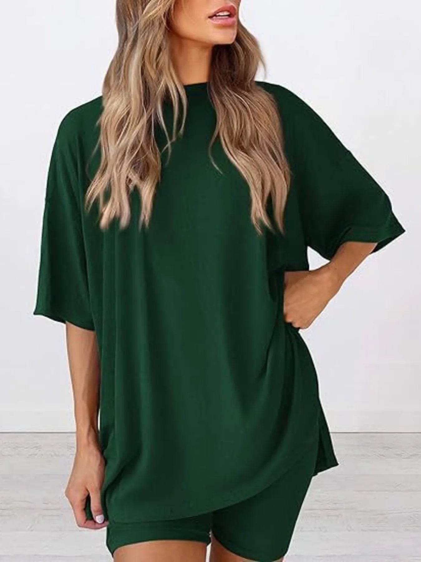 Plus Size Round Neck Set: Oversized Top and Shorts Set for Ultimate Comfort - EBYNN