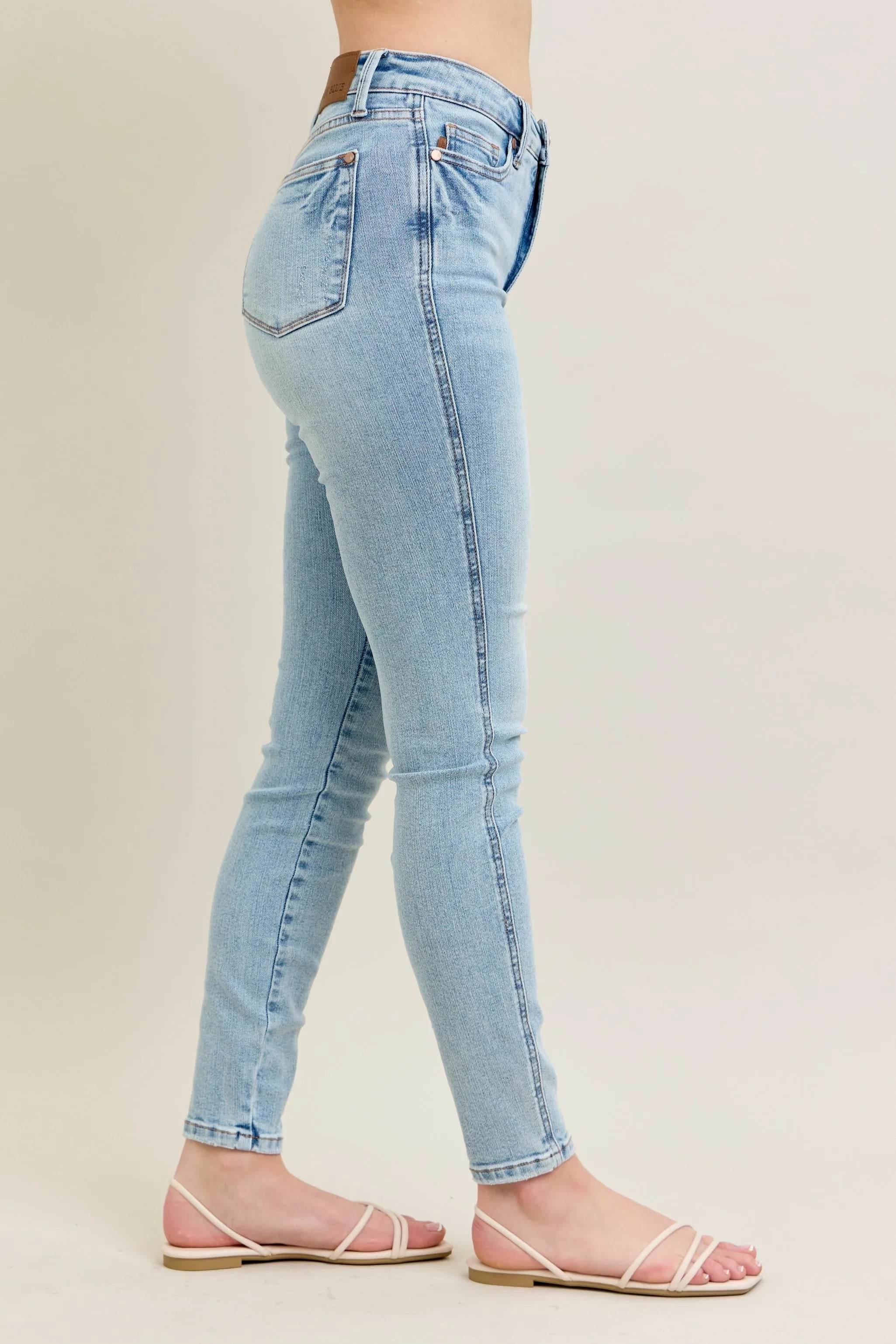 Judy Blue Plus Size Mr Tummy Control Vintage Wash Skinny Jeans.