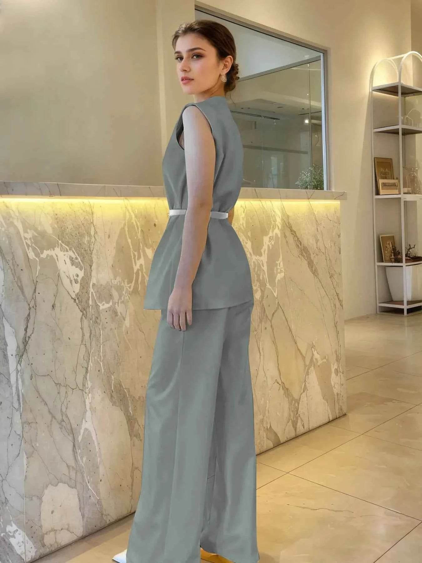 Stylish Sleeveless Top and Pants Set - EBYNN