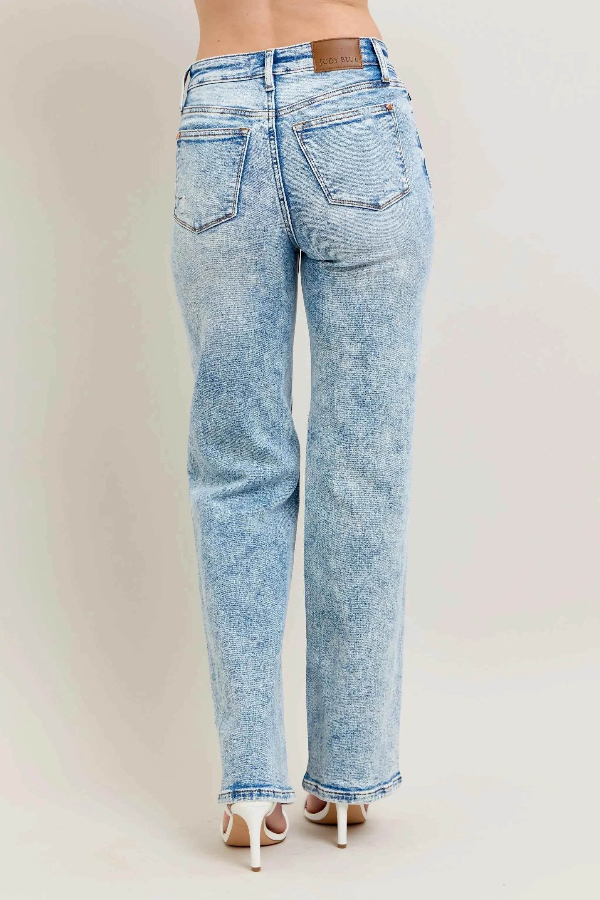 Judy Blue Plus Size High-Waist Mineral Wash 90's Straight Jeans.