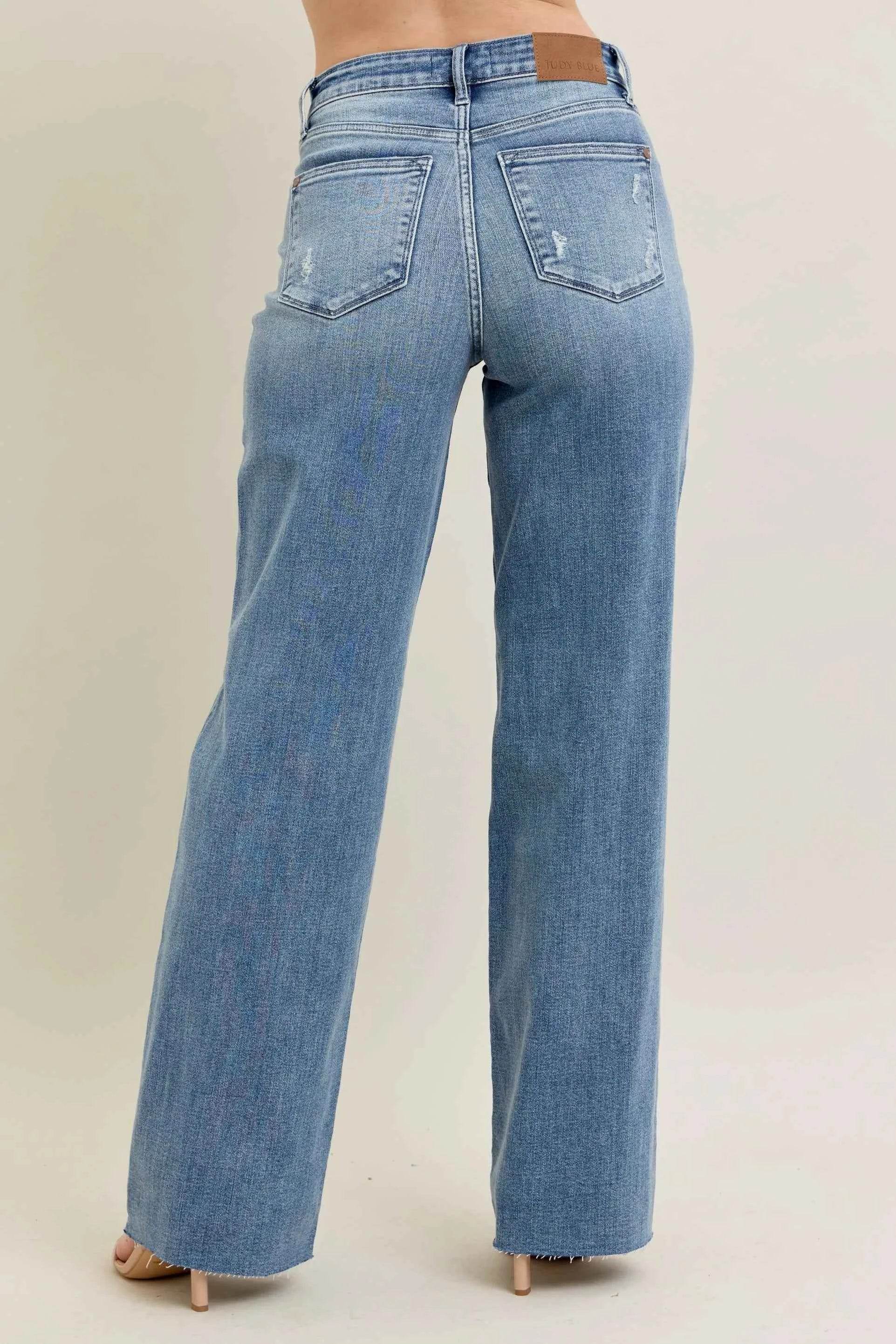 Judy Blue Plus Size V-Front Baggy Jeans.