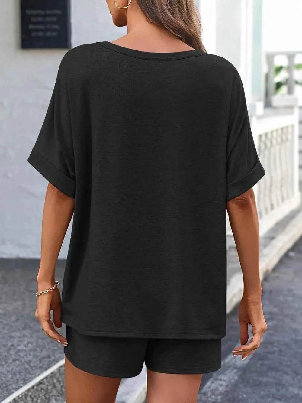 Round Neck T-Shirt and Shorts Set for Comfortable Everyday Wear - EBYNN