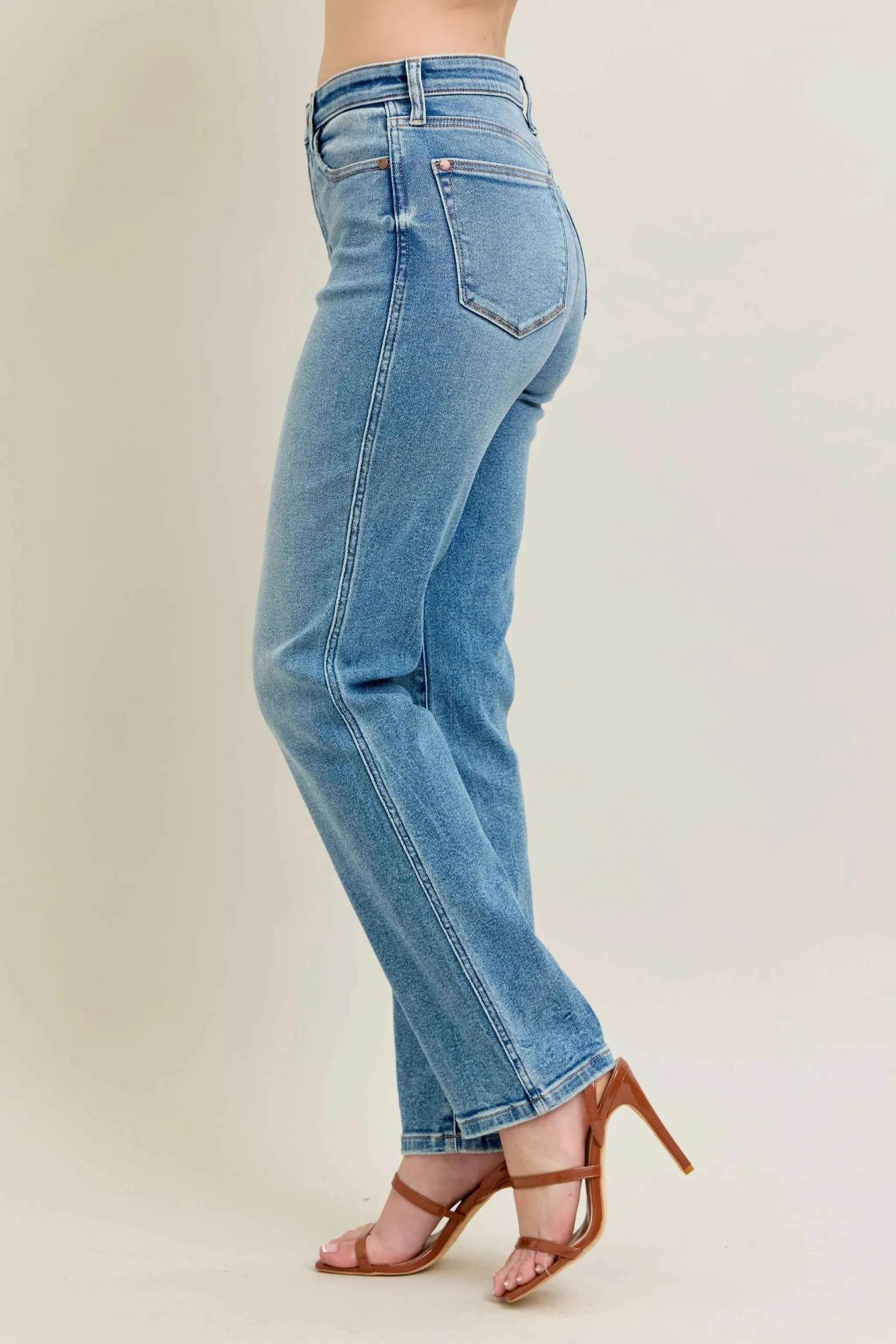 Judy Blue Plus Size High-Waist Vintage Straight Jeans.