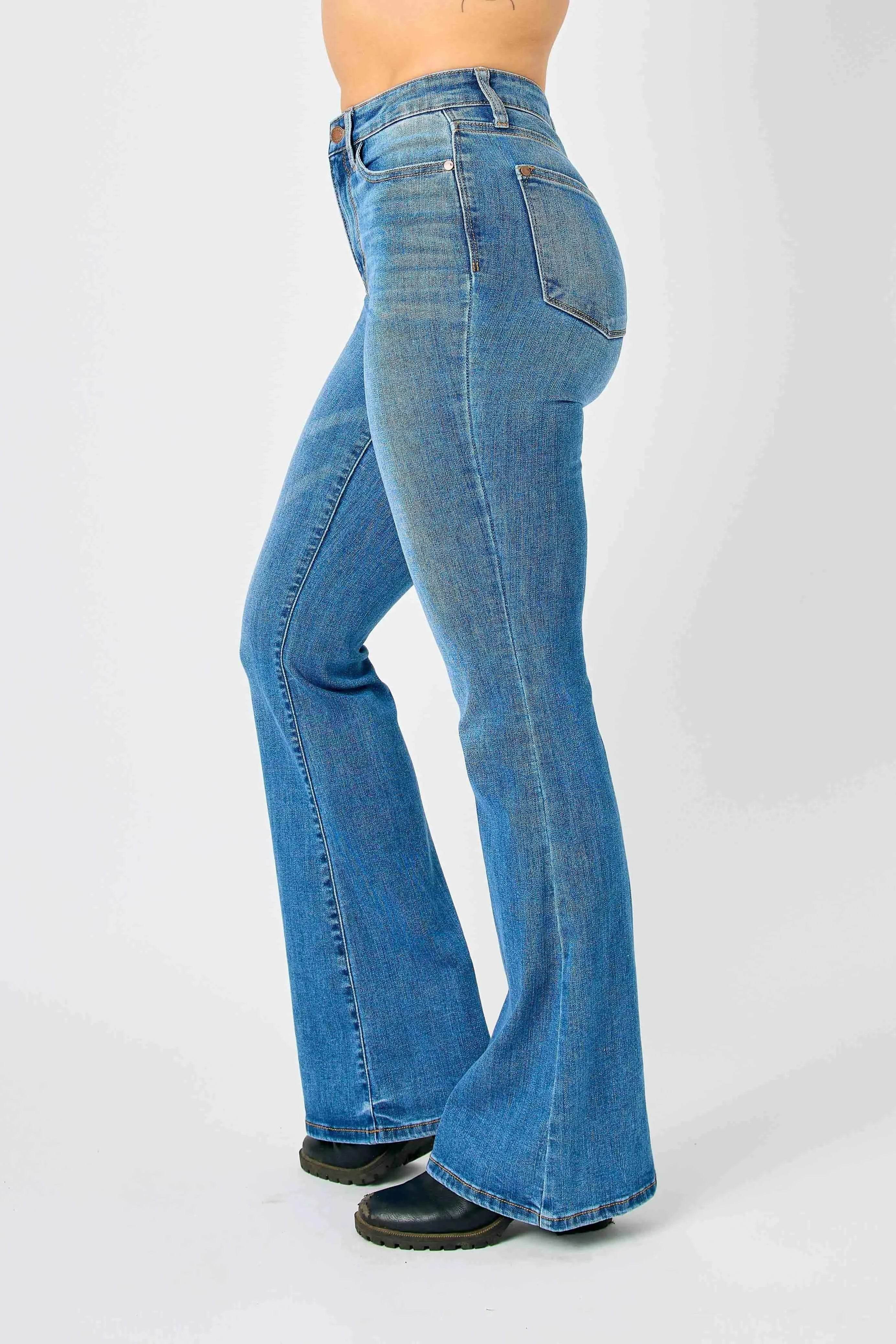 Judy Blue Plus Size High-Waisted Classic Flare Jeans.