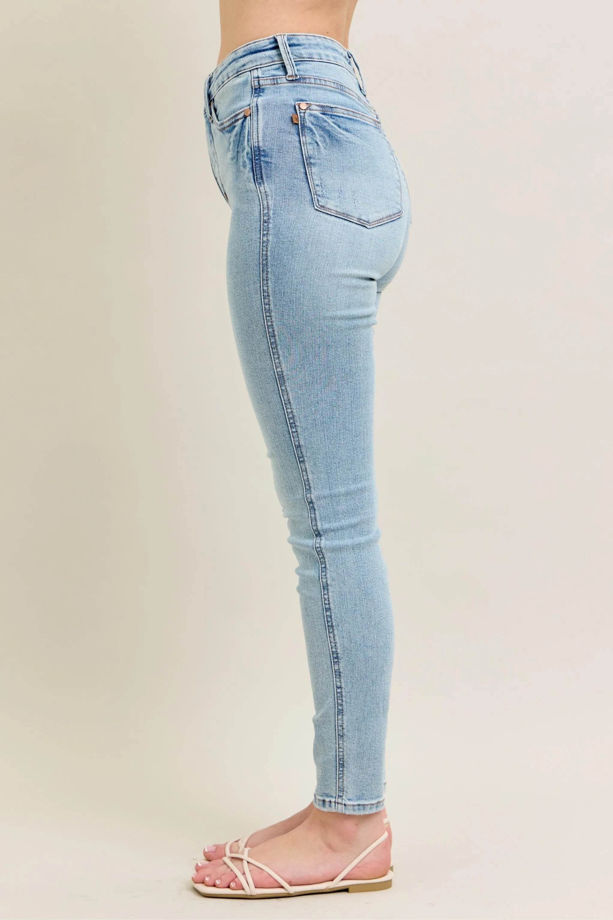 Judy Blue Plus Size Mr Tummy Control Vintage Wash Skinny Jeans.