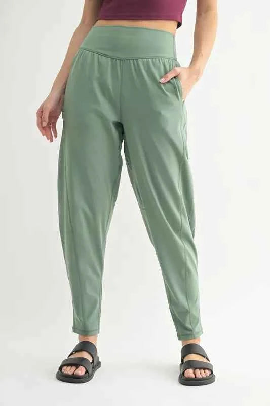MONO B Flowbarrel High Waist Active Pants.