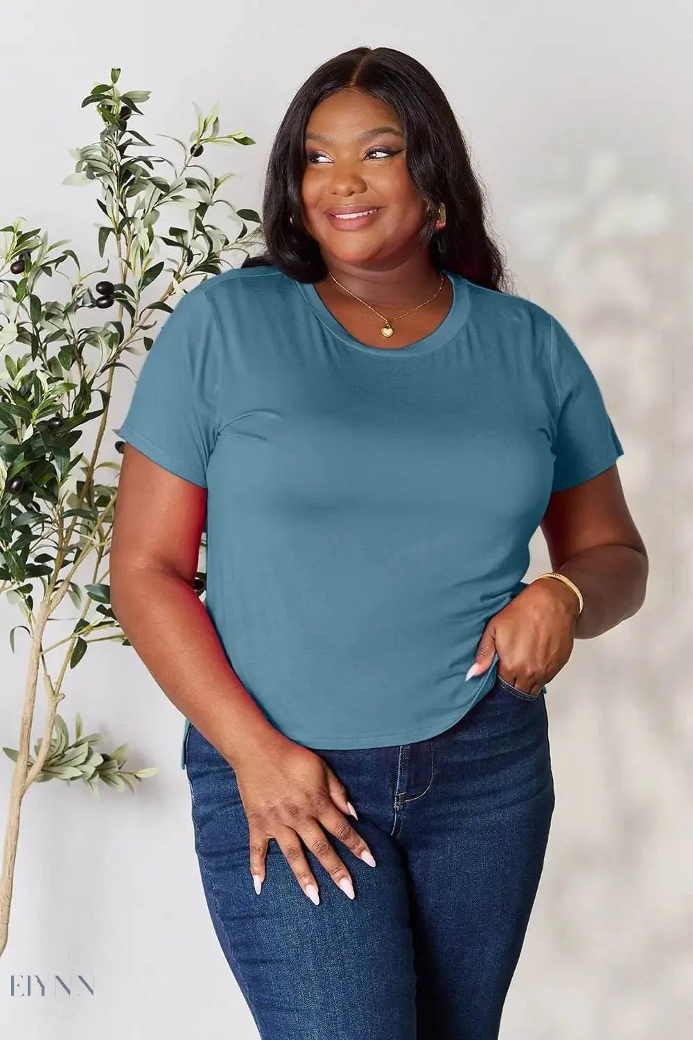 Basic Round Neck T-Shirt - Full Size Short Sleeve Tee for Everyday Wear - EBYNN