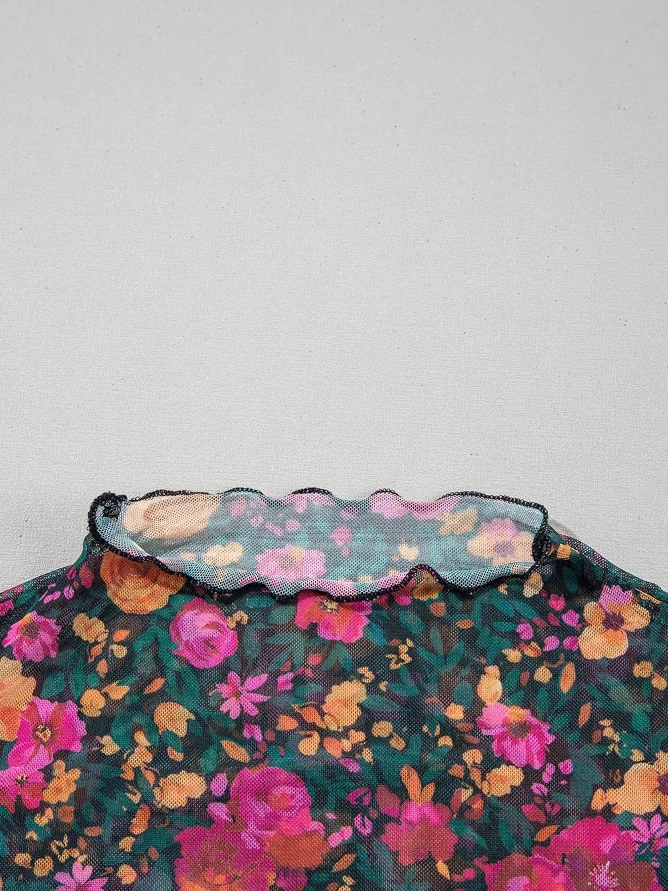 Floral Print Mock Neck Short Sleeve Top - EBYNN