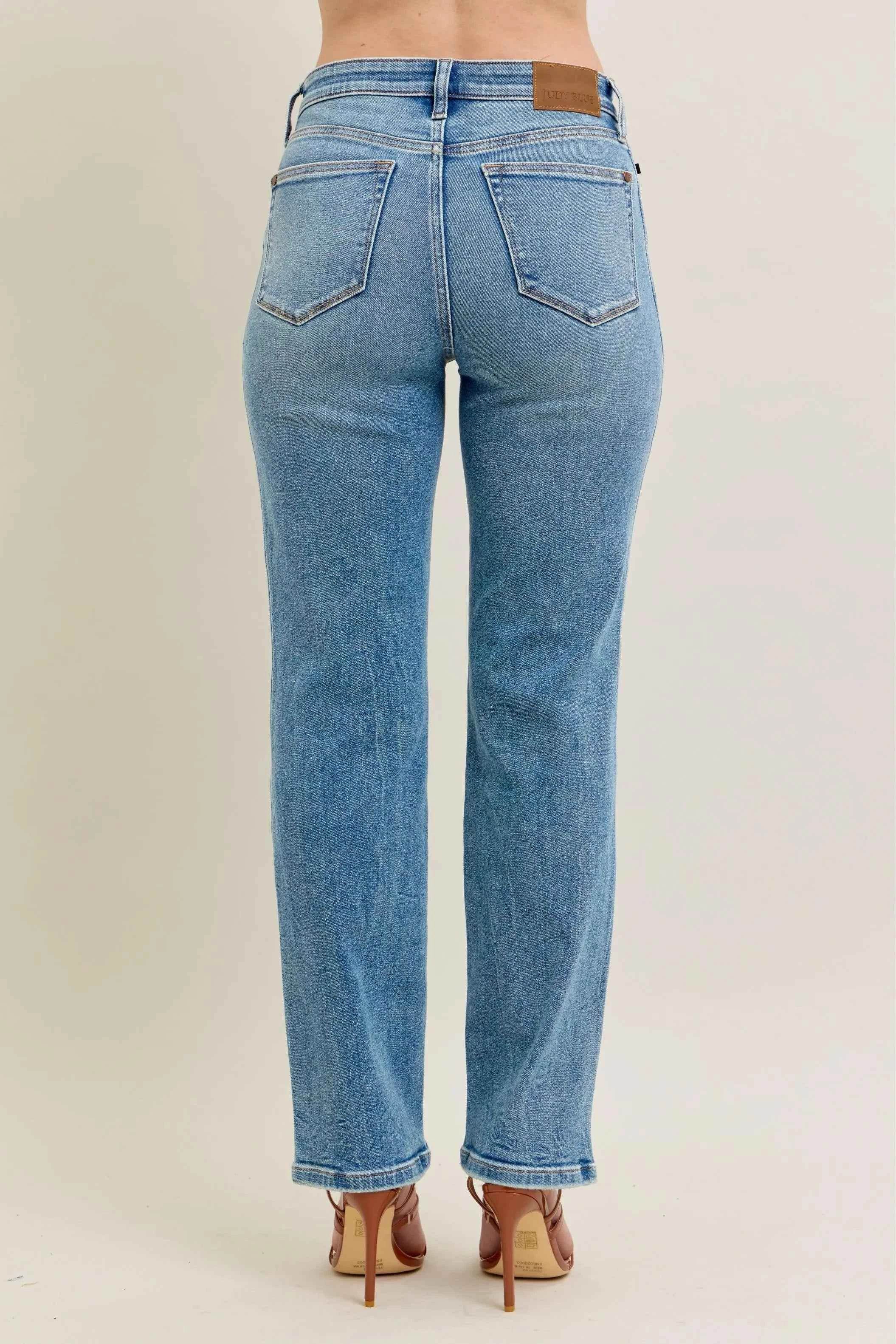 Judy Blue Plus Size High-Waist Vintage Straight Jeans.
