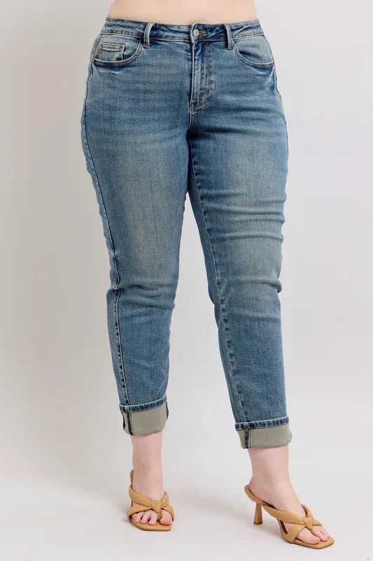 Judy Blue Plus Size Mid Rise Vintage Wash Boyfriend Jeans.