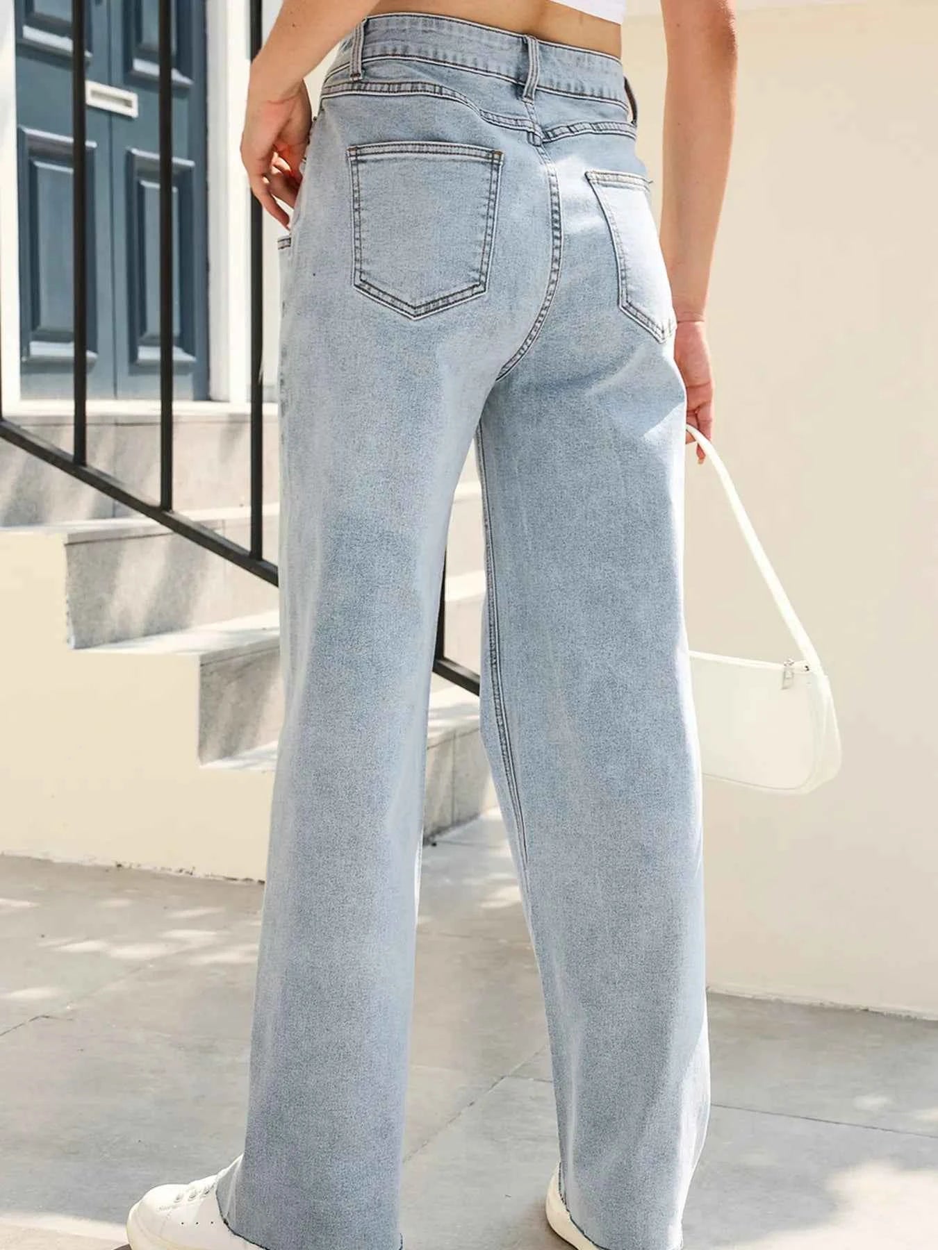 Stylish Wide Leg Jeans for Modern Comfort.