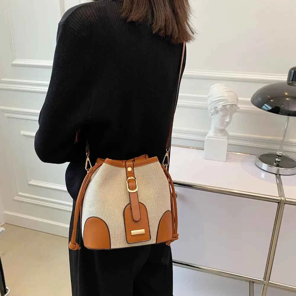 Straw Braided Adjustable Strap Crossbody Bag.