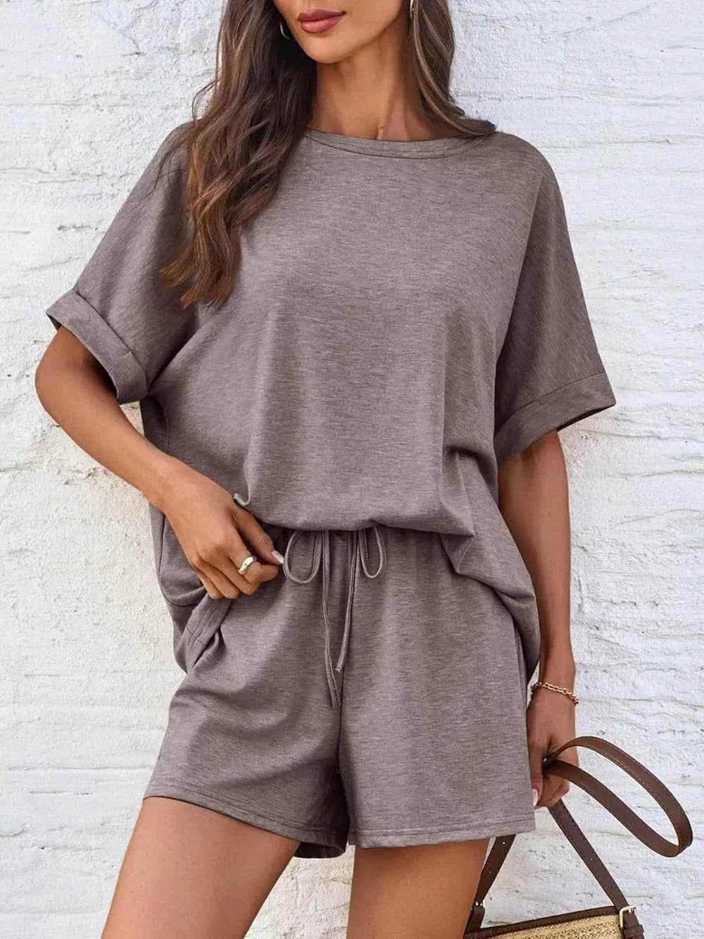Round Neck T-Shirt and Shorts Set for Comfortable Everyday Wear - EBYNN