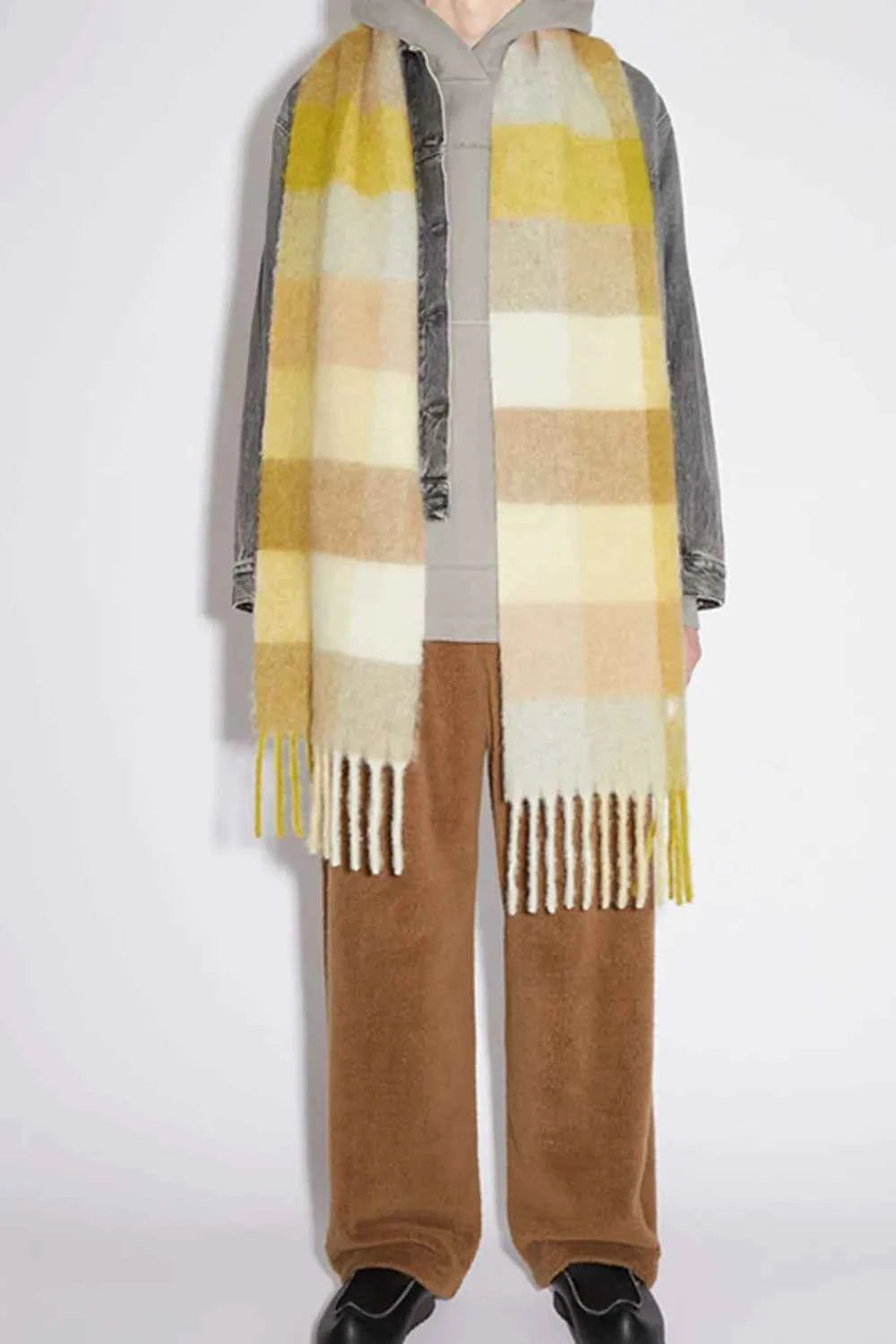 Thermal Fringe Contrast Plaid Scarf.