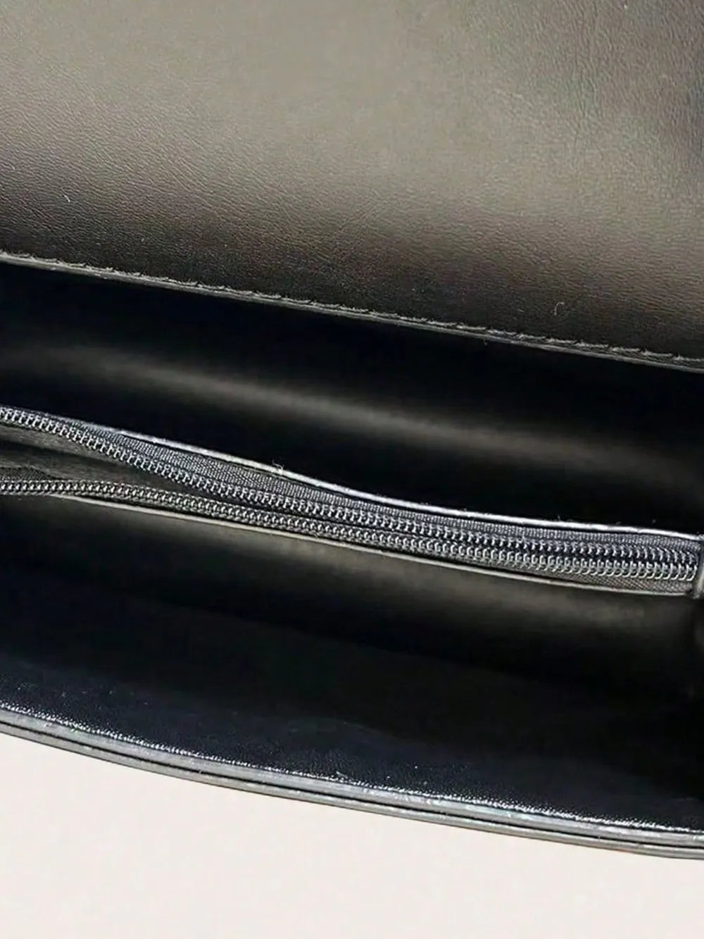 Detachable Shoulder Strap PU Leather Handbag.