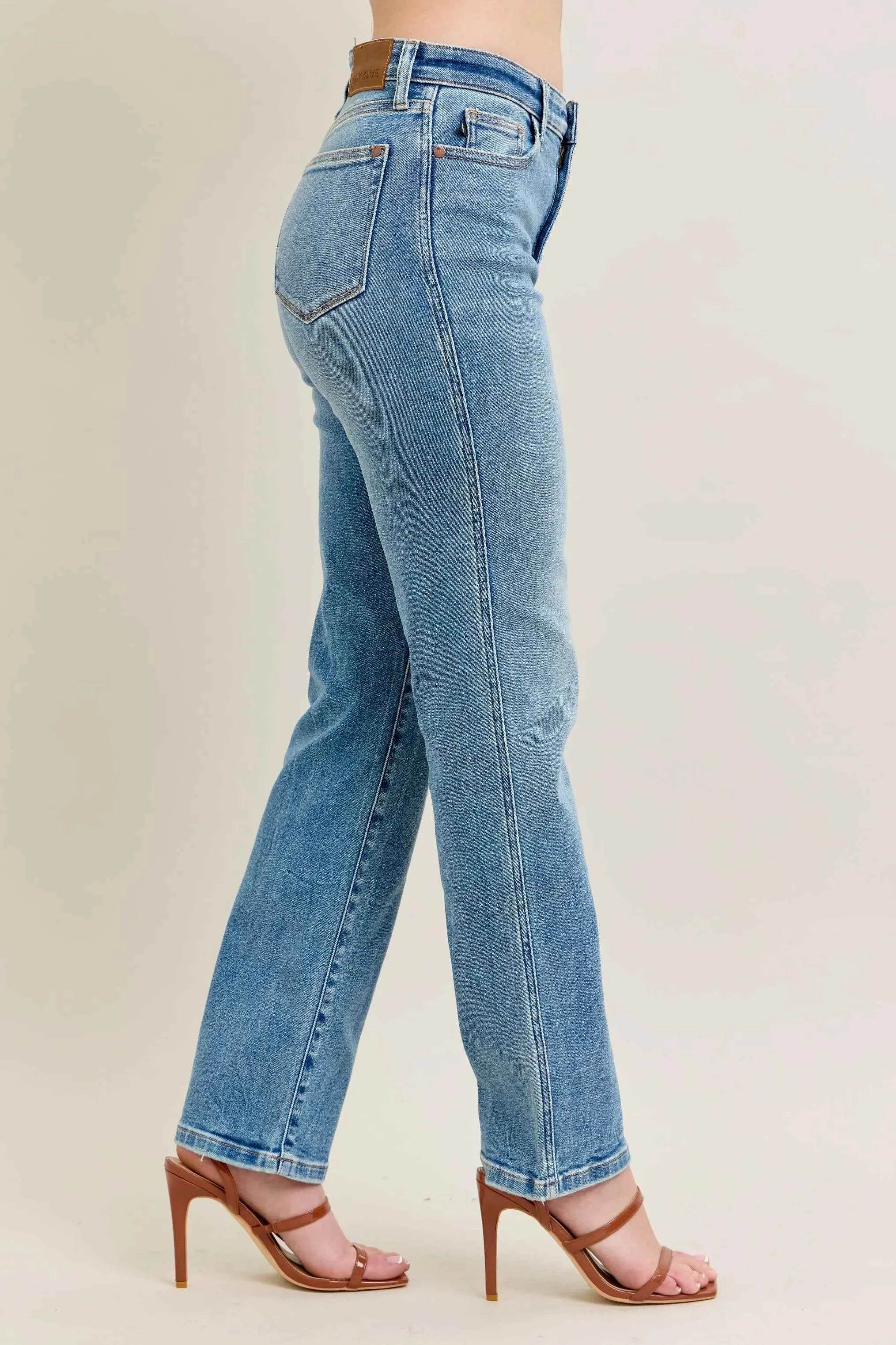 Judy Blue Plus Size High-Waist Vintage Straight Jeans.