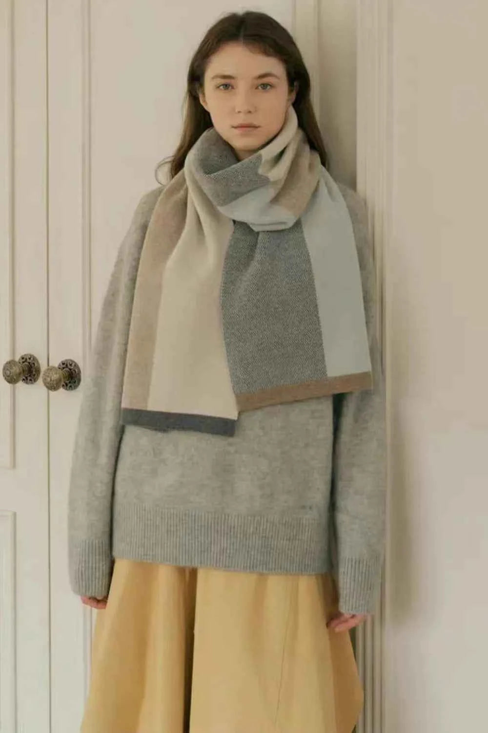 Thermal Contrast Acrylic Scarf.