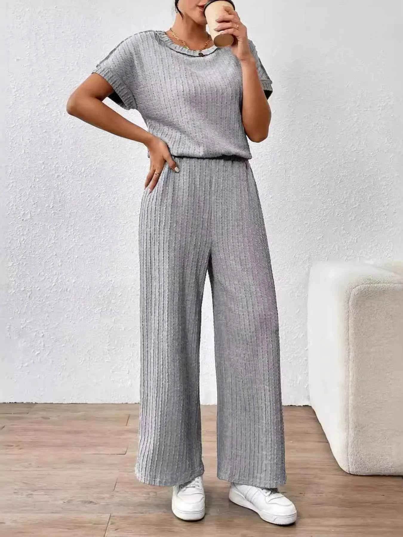 Round Neck Top and Pants Set for Comfortable Everyday Wear - EBYNN