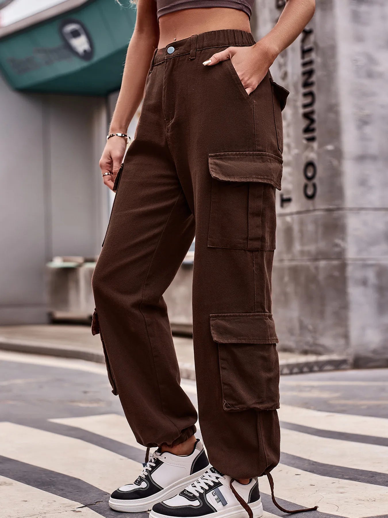 Casual Wide Leg Cargo Jeans.