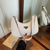 Chain Detail Shoulder Bag.