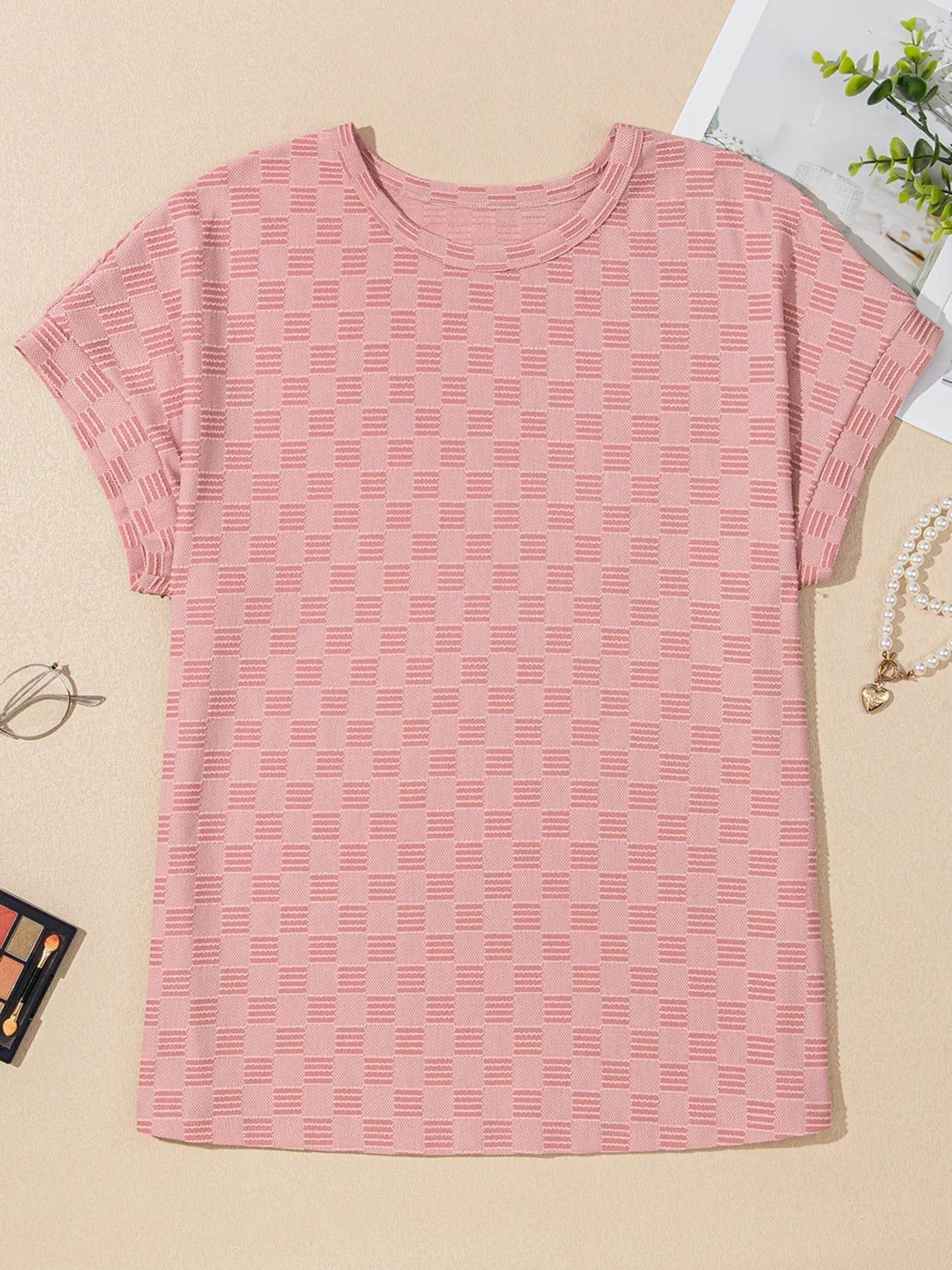 Checkered Round Neck T-Shirt for Stylish Comfort - EBYNN