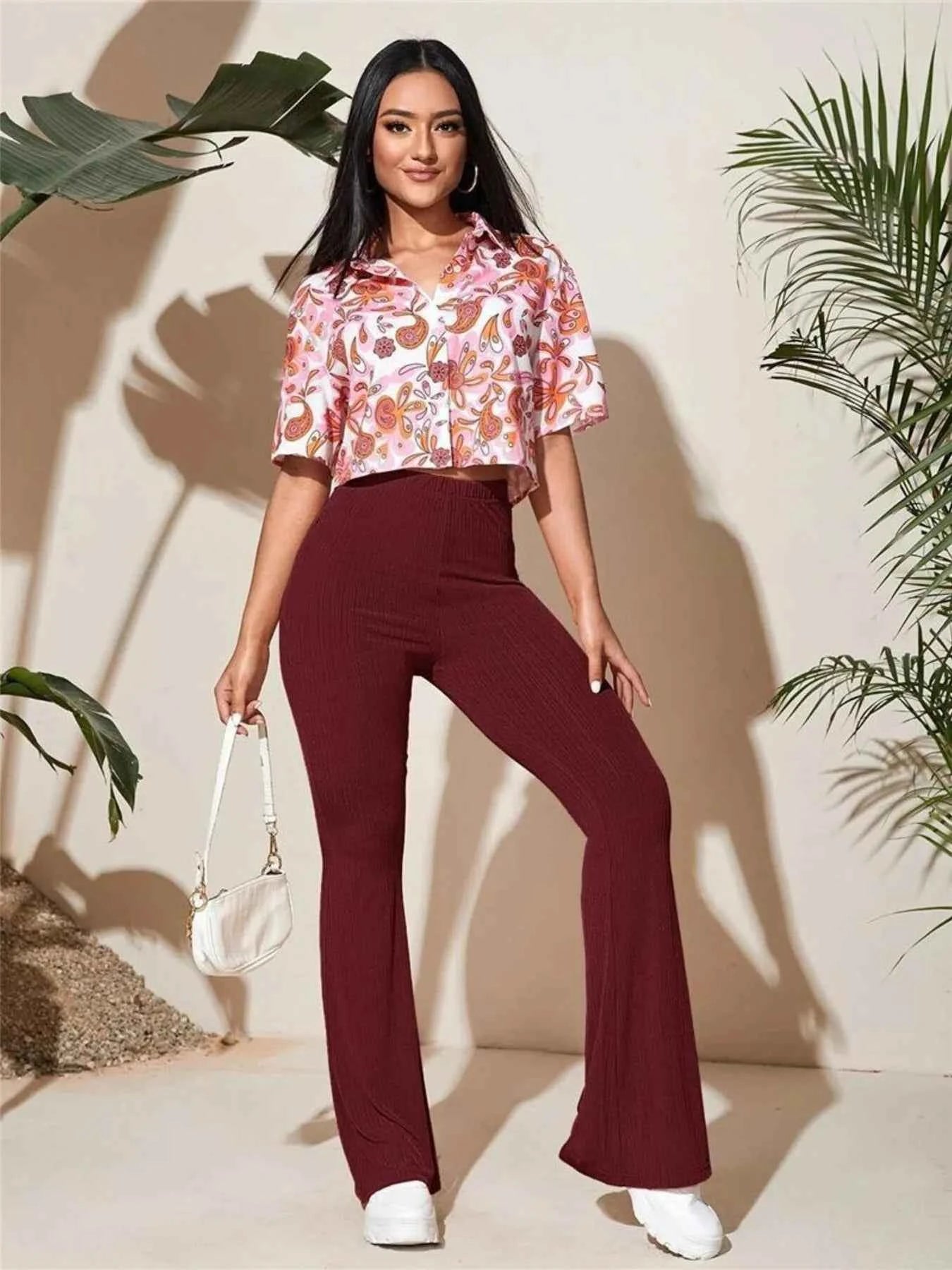 Plus Size High-Waist Flare Active Pants.