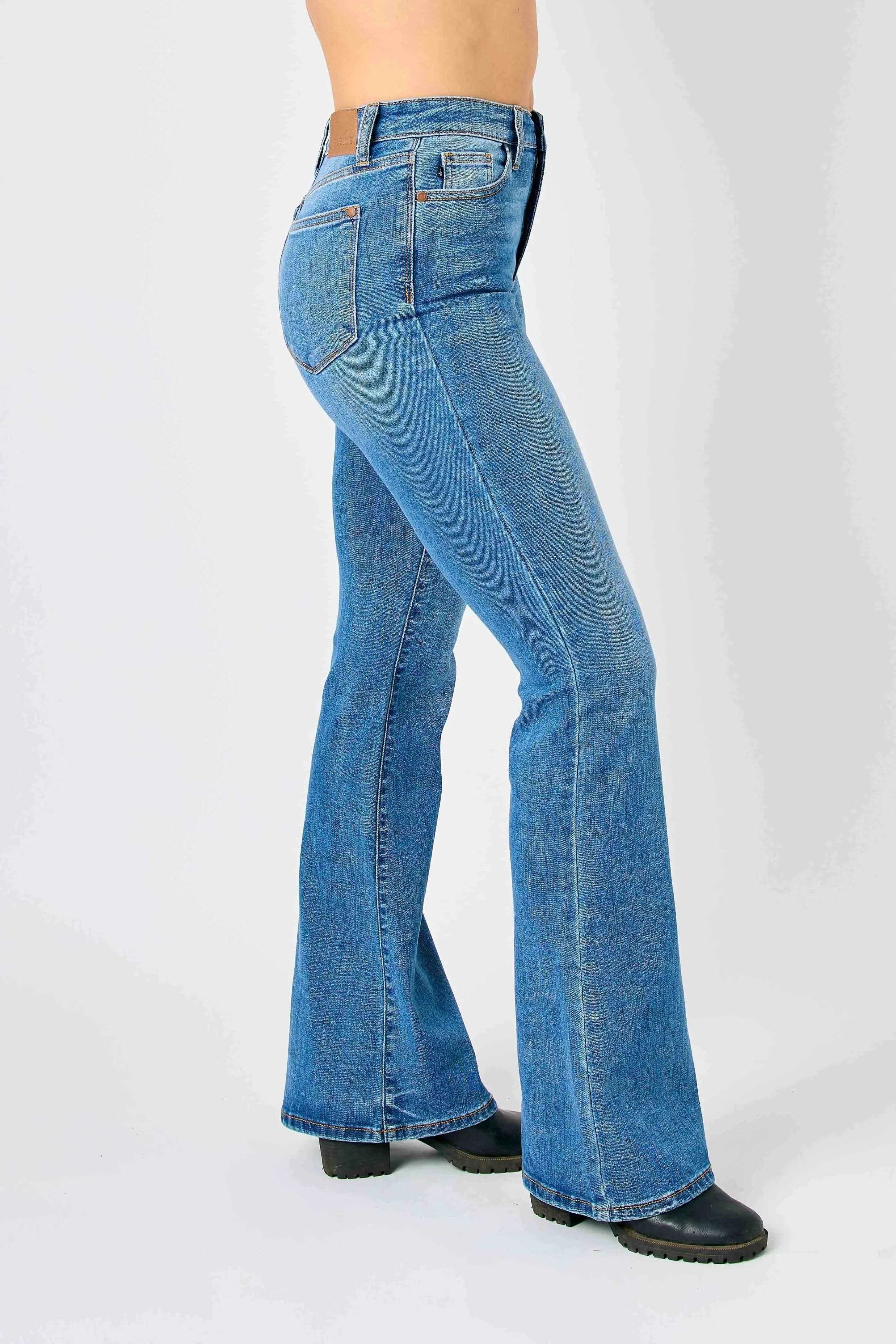 Judy Blue Plus Size High-Waisted Classic Flare Jeans.