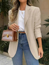 Pocketed Lapel Collar Long Sleeve Blazer.