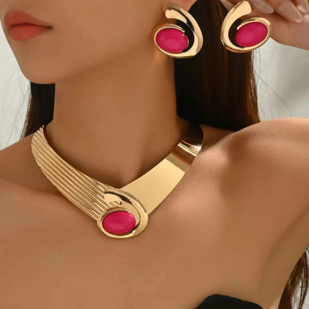 18K Gold-Plated Necklace and Earrings Jewelry Set.