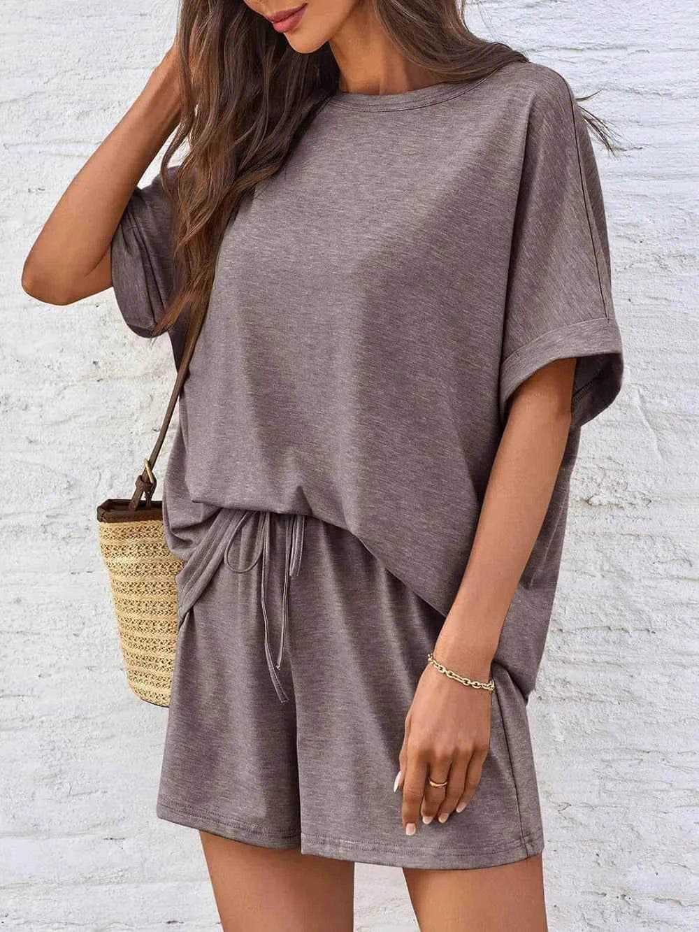 Round Neck T-Shirt and Shorts Set for Comfortable Everyday Wear - EBYNN