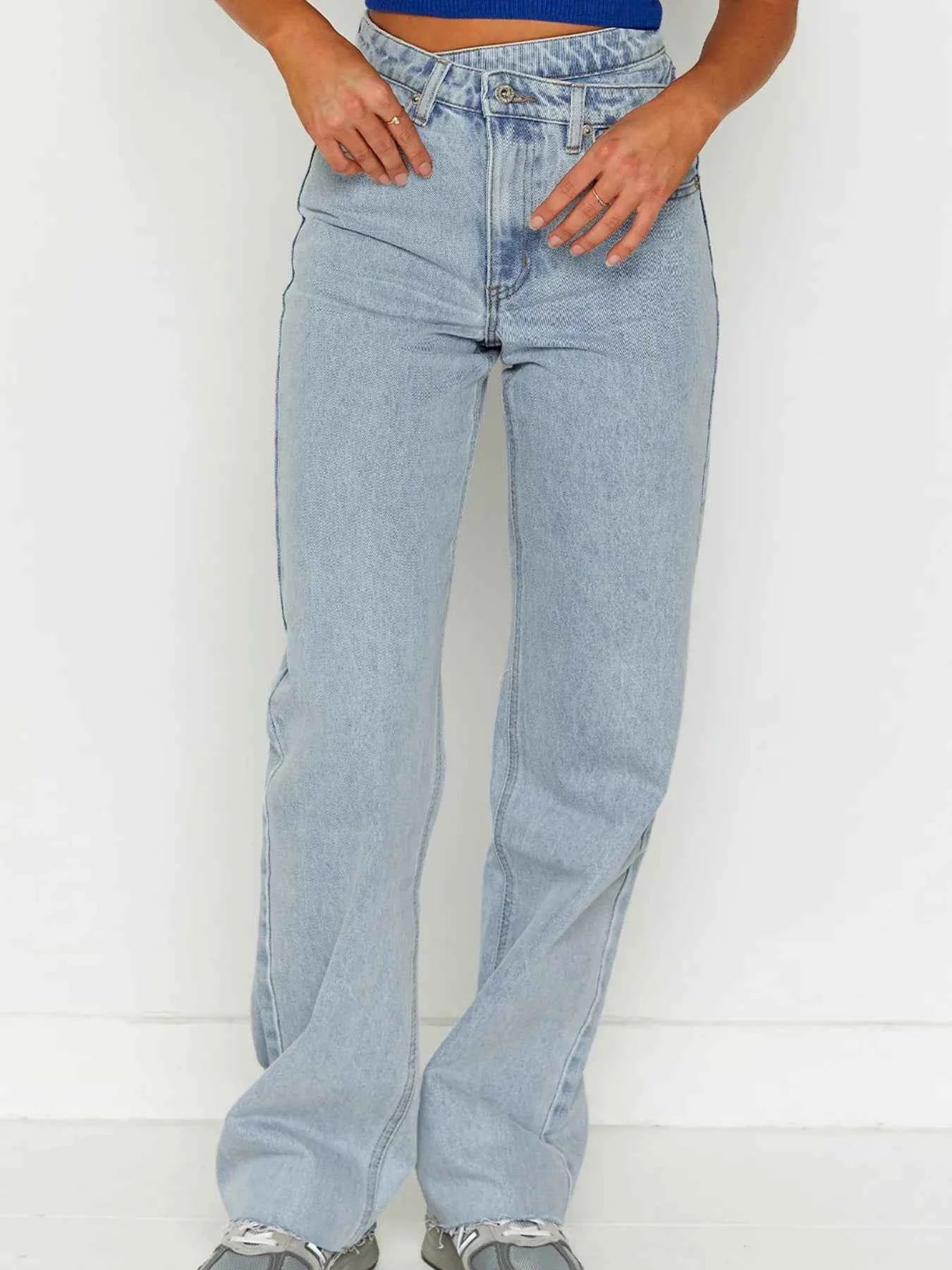 Stylish Wide Leg Jeans for Modern Comfort.