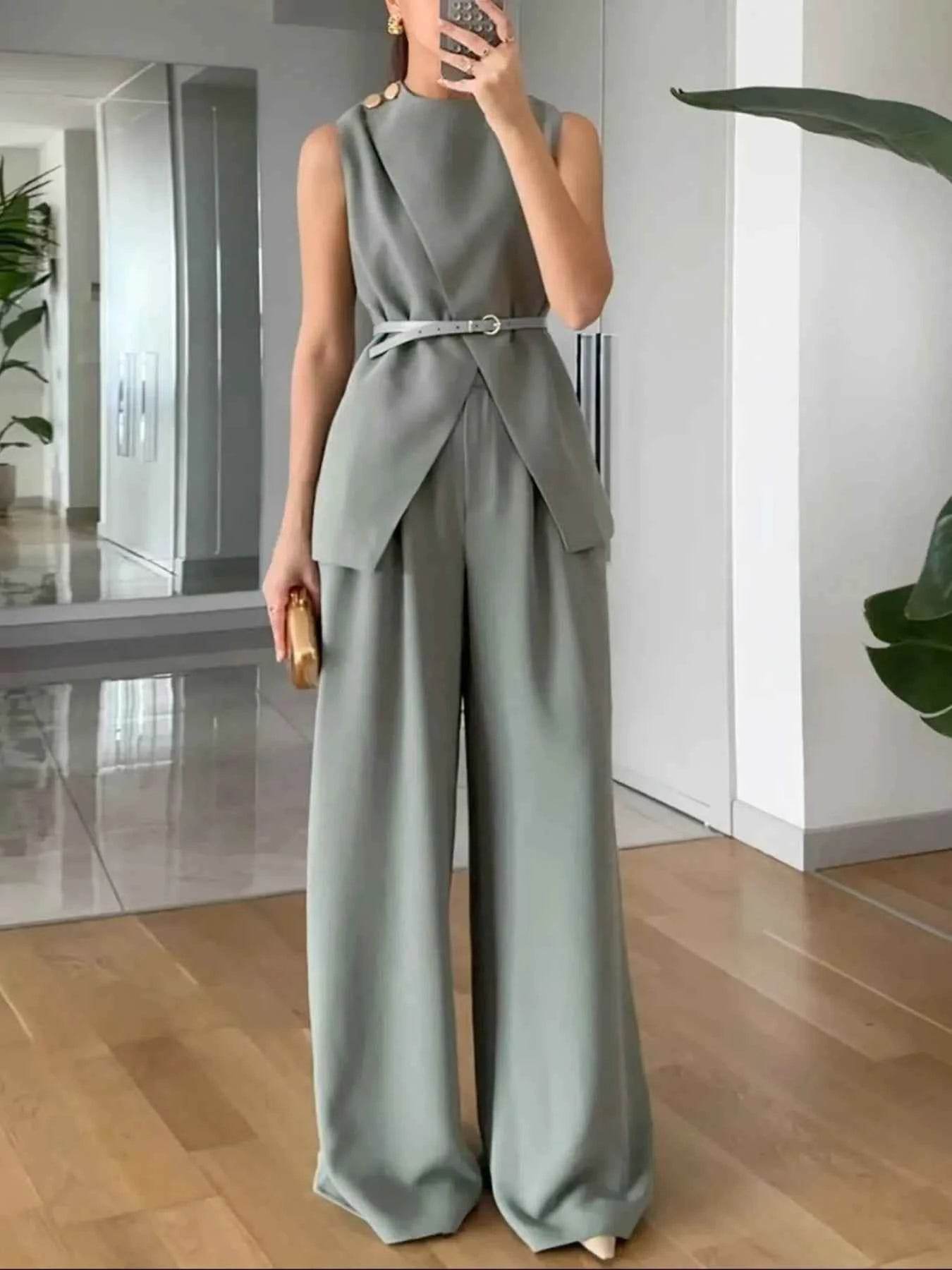 Stylish Sleeveless Top and Pants Set - EBYNN