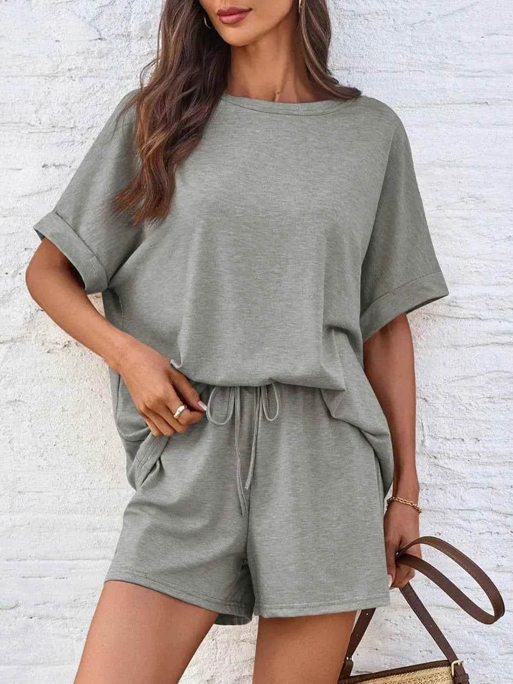 Round Neck T-Shirt and Shorts Set for Comfortable Everyday Wear - EBYNN